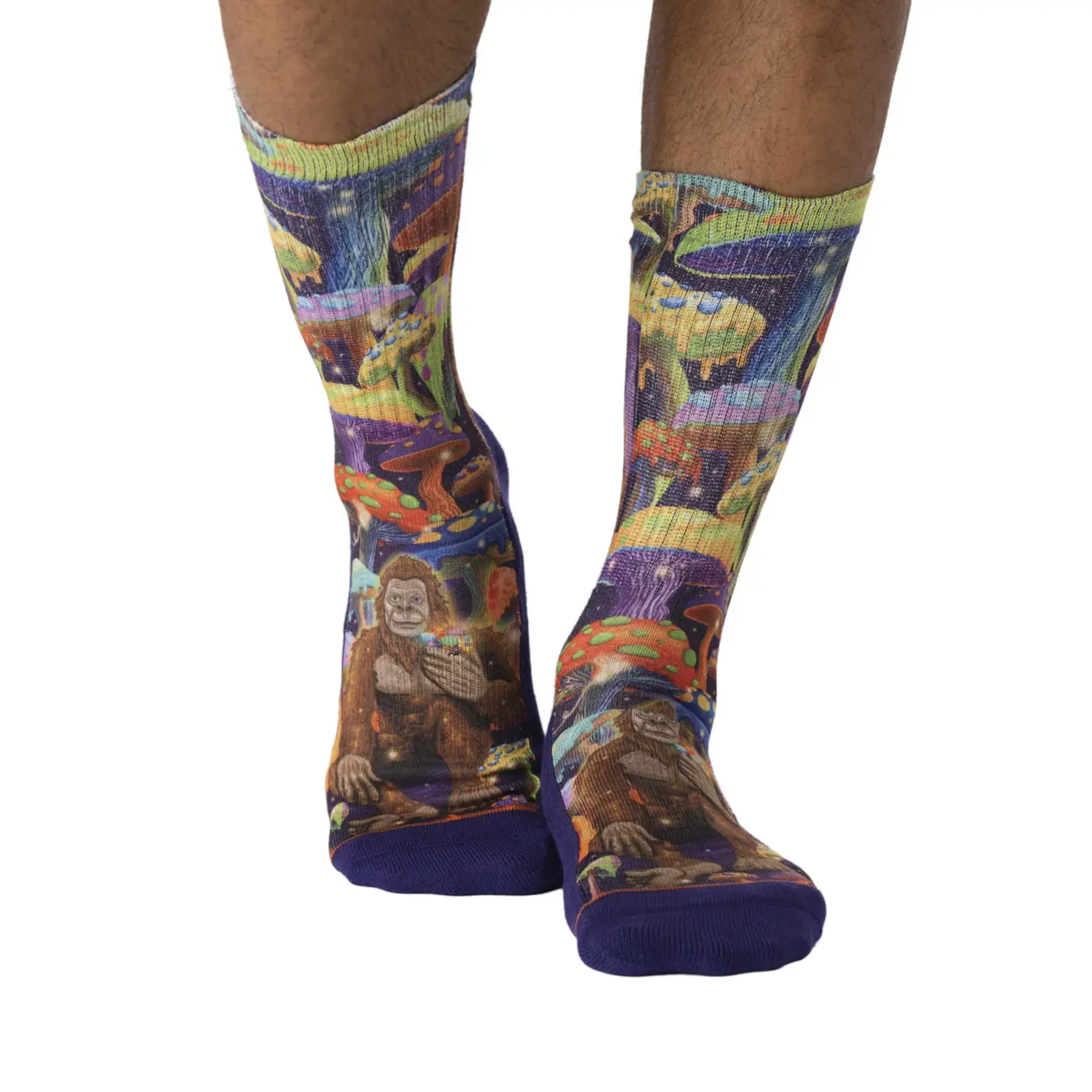 Good Luck Sock Men's Bigfoot Eating Mushrooms Socks