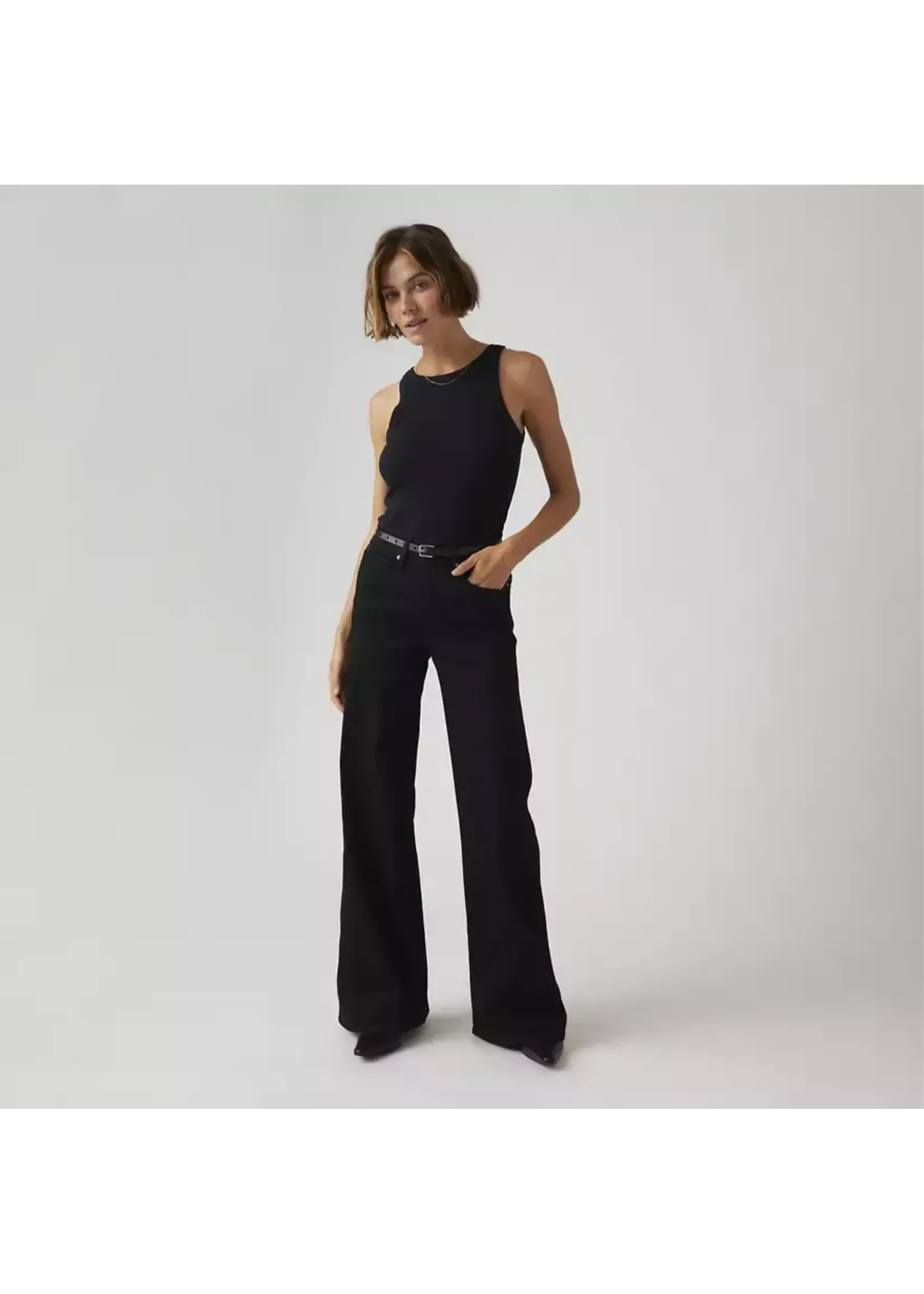 Levi Strauss Canada 318 Shaping Wide Leg Jeans