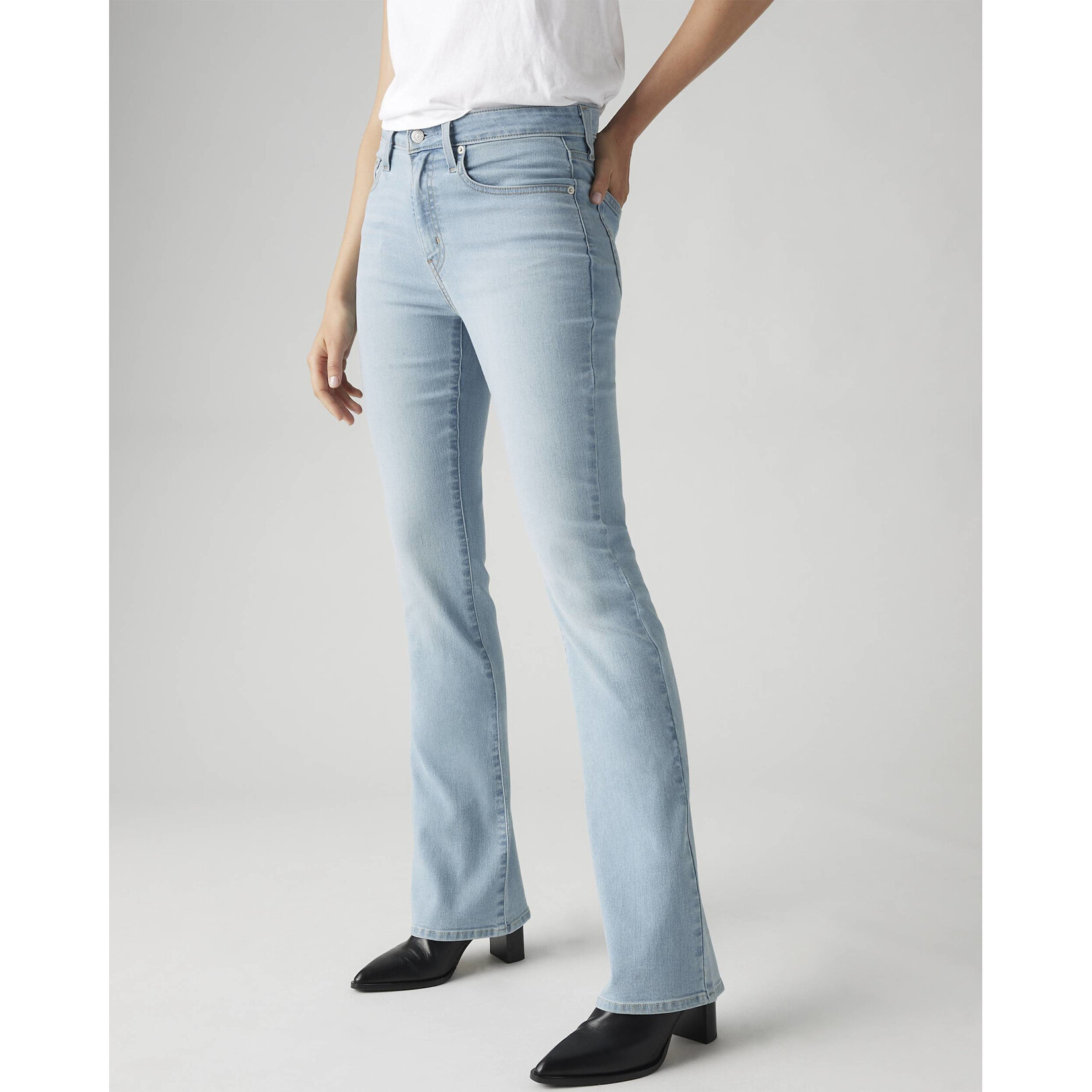 Levi Strauss Canada 18759-0201 - 725 High Rise Bootcut Jeans - Eternal Indigo Light Wash
