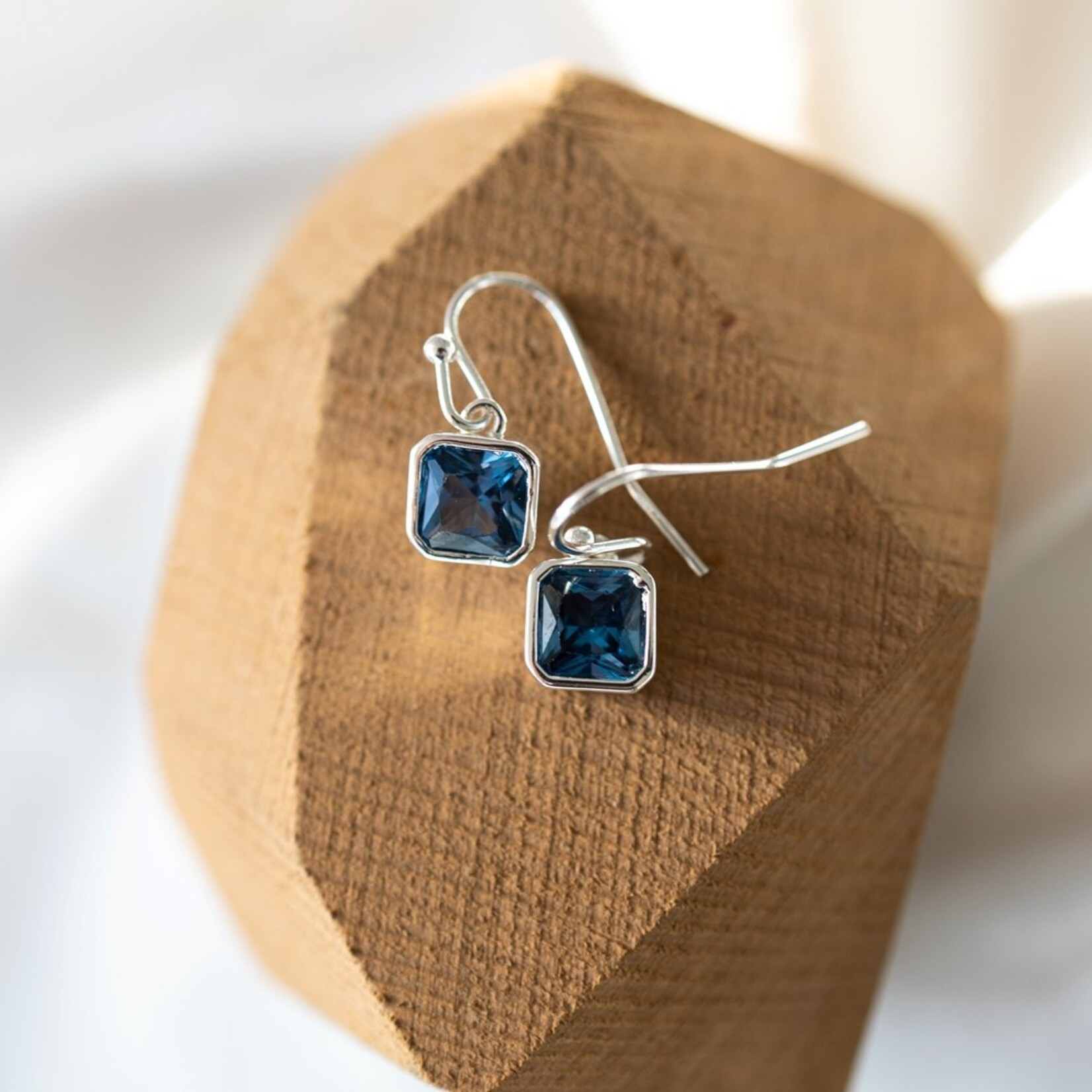 Glee Radiance Crystal Earrings - Hypoallergenic, Antitarnish