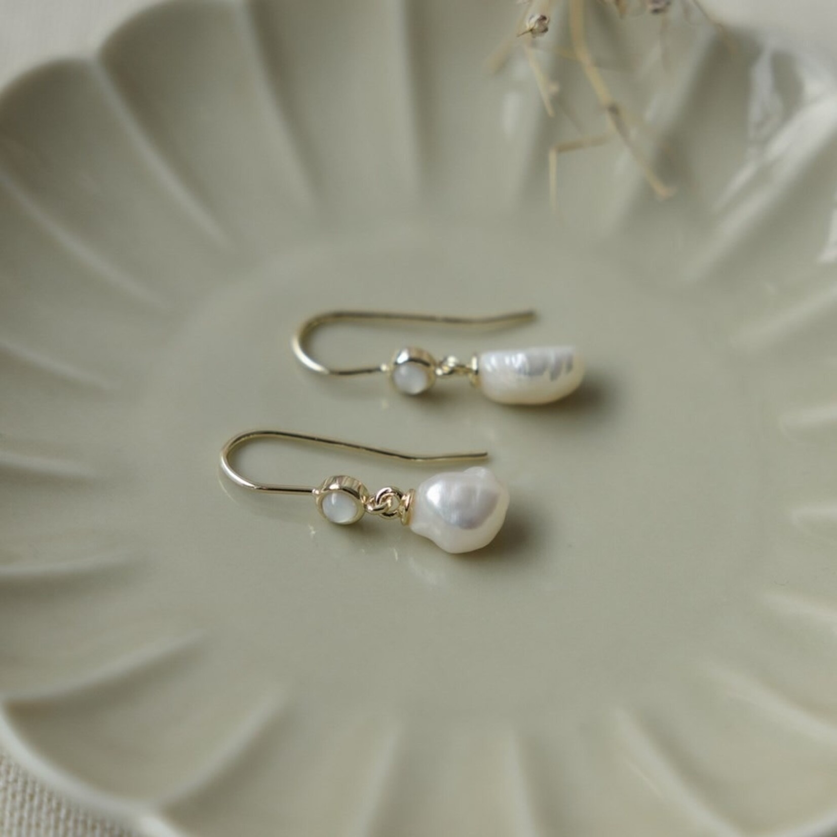 Glee Juliet Pearl & Moonstone Earrings