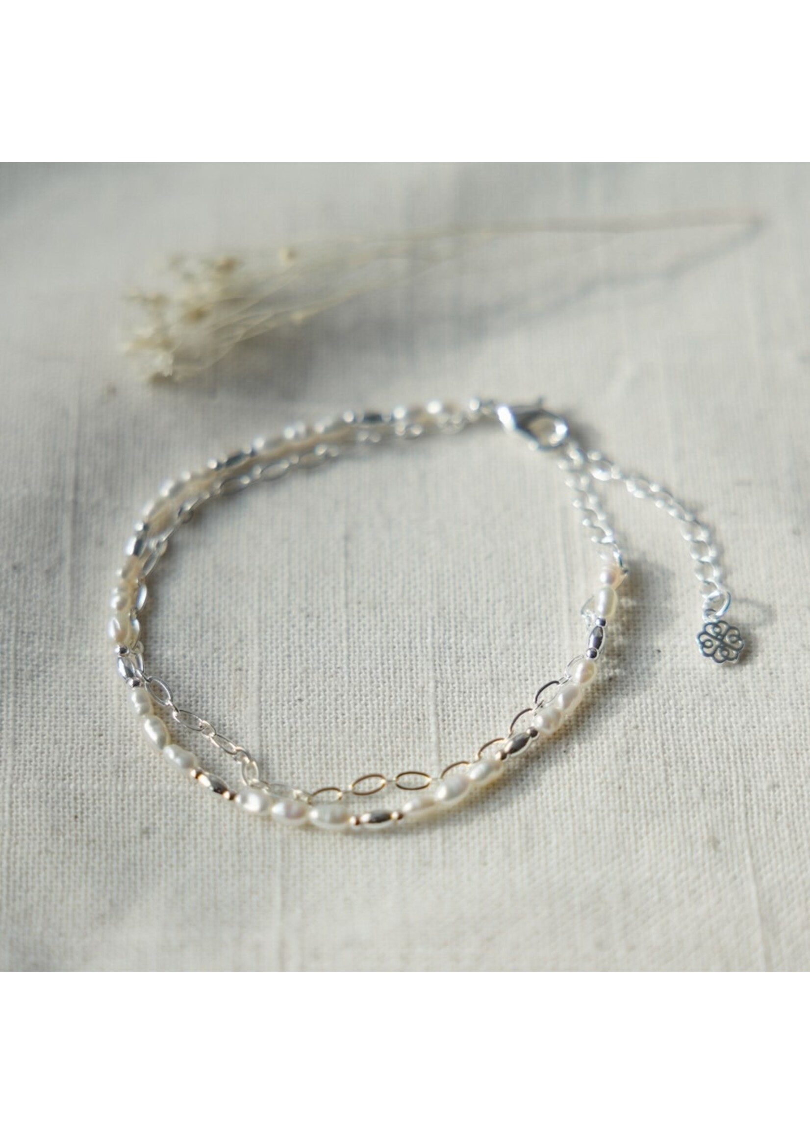 Glee Addie Pearl Bracelet - Gold or Silver Plated, Hypoallergenic, Antitarnish