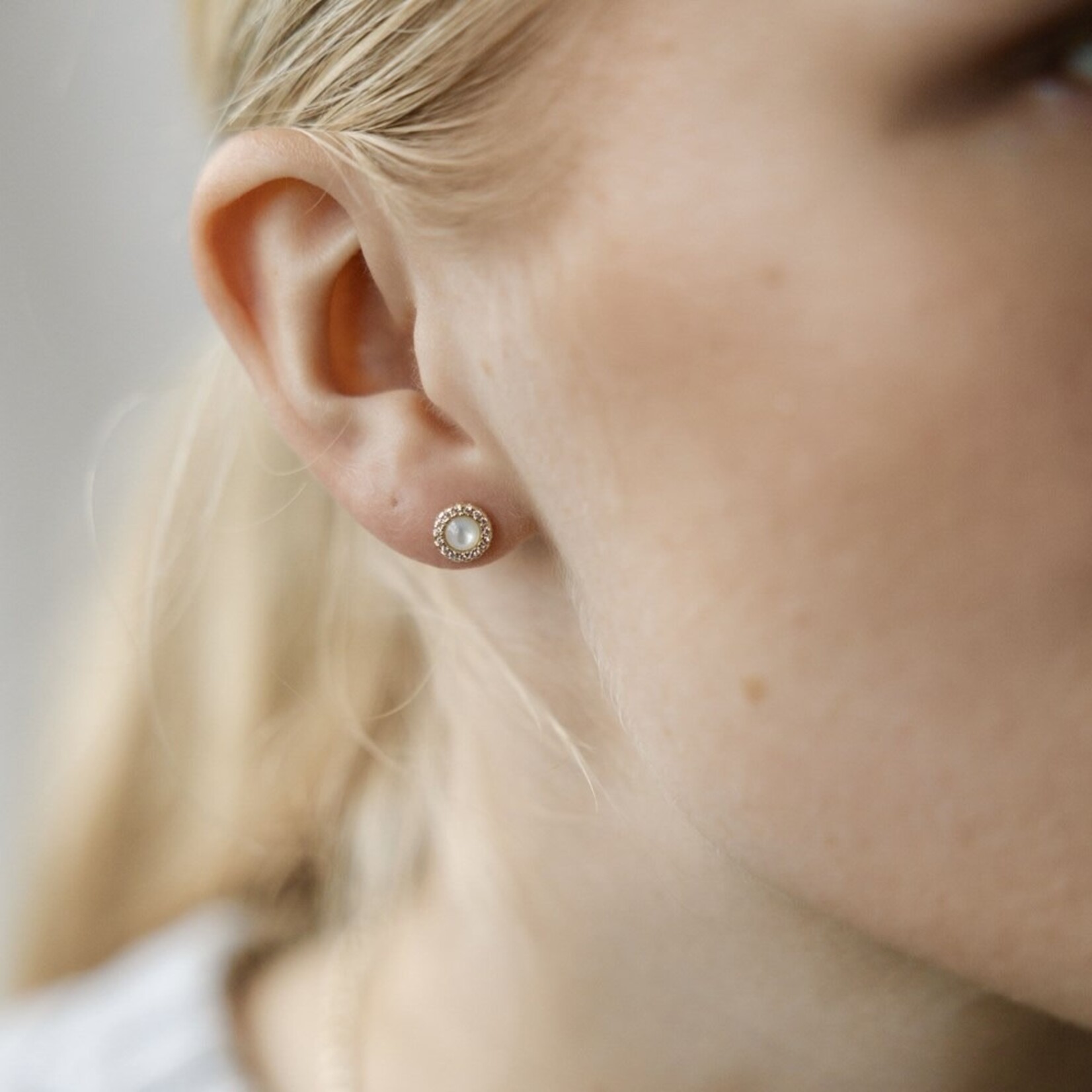 Glee Odette Studs - Gold/Mother of Pearl/Clear