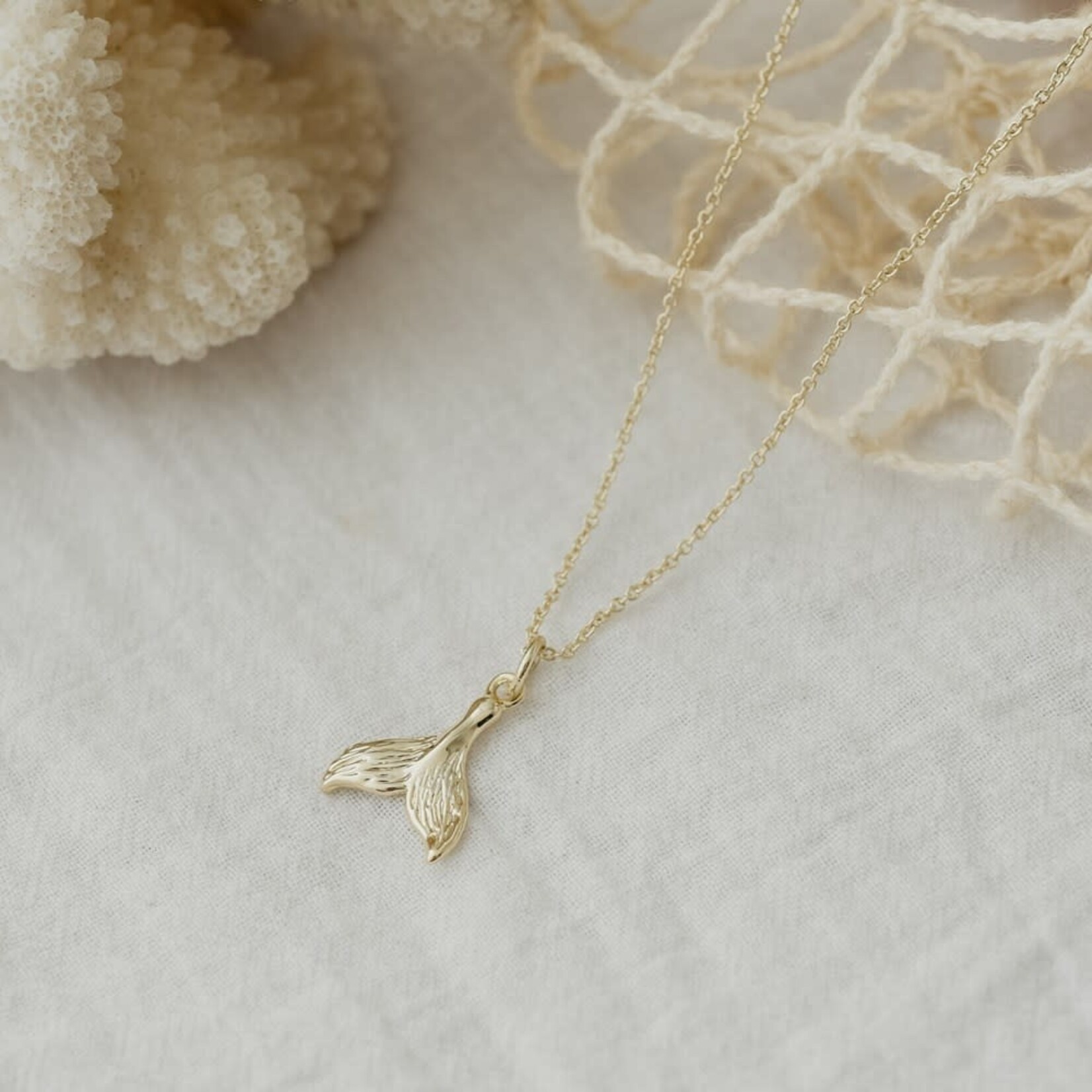 Glee TIDAL WHALE TAIL NECKLACE
