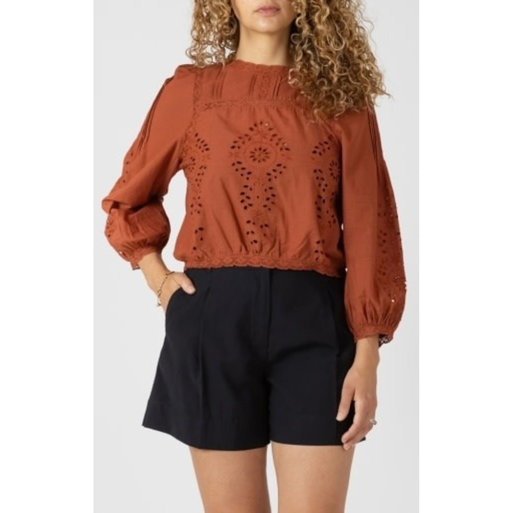 Black Tape 2723736 T - Lace Detailed Blouse