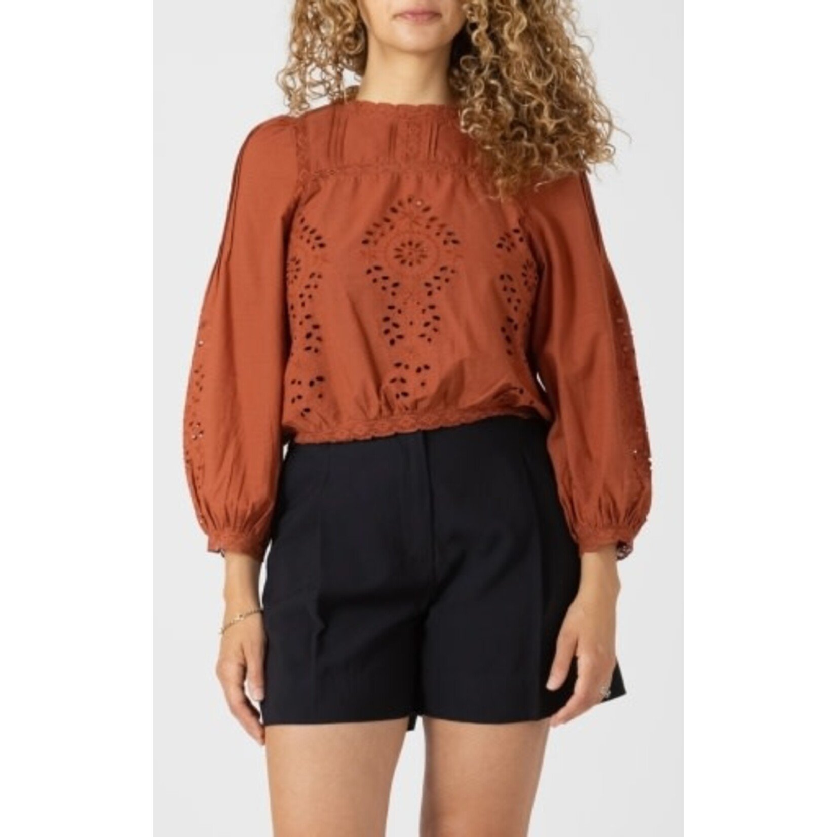 Black Tape 2723736 T - Lace Detailed Blouse