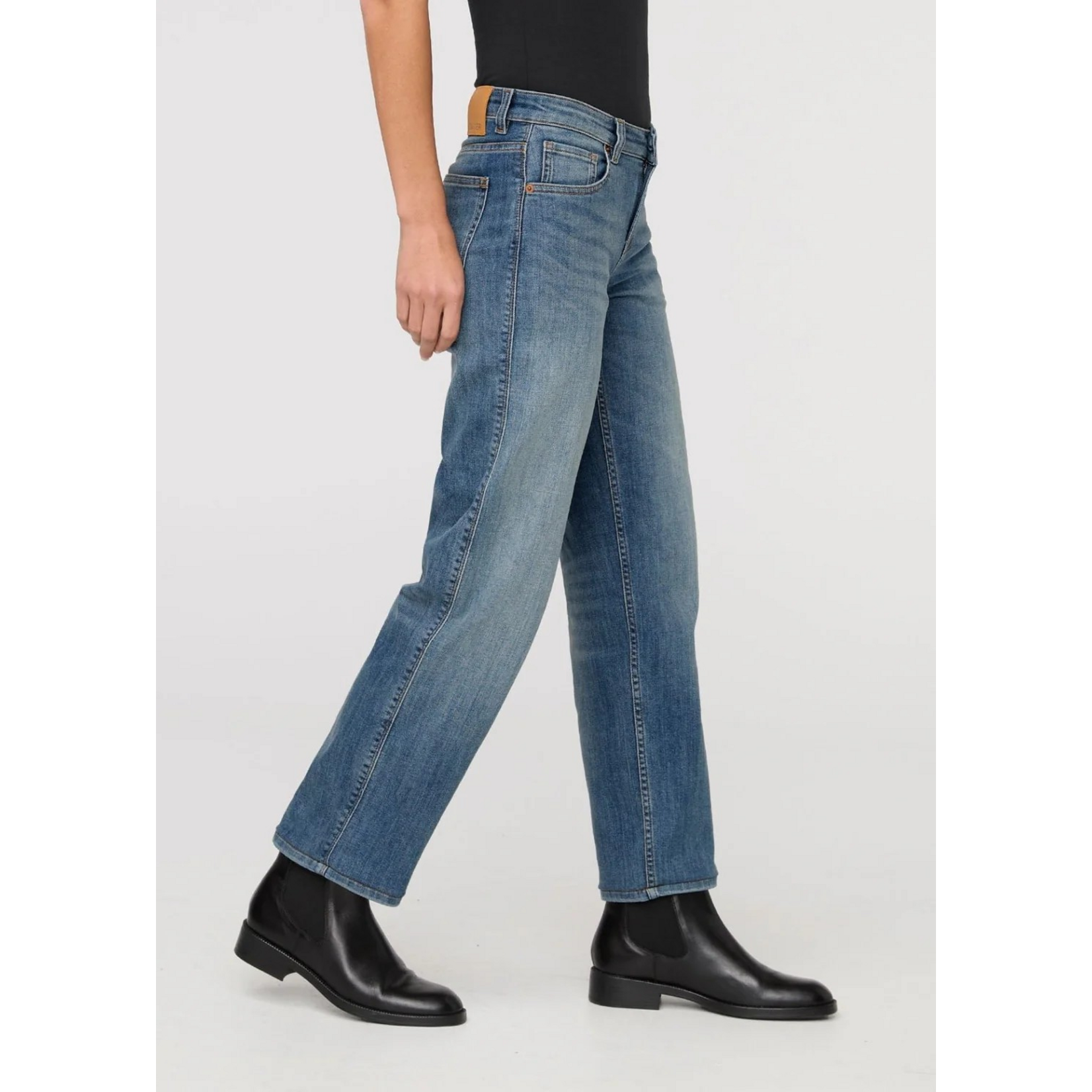 DUER WFLR6030 - Performance Denim Mid Rise Straight Jean - Blue Ash