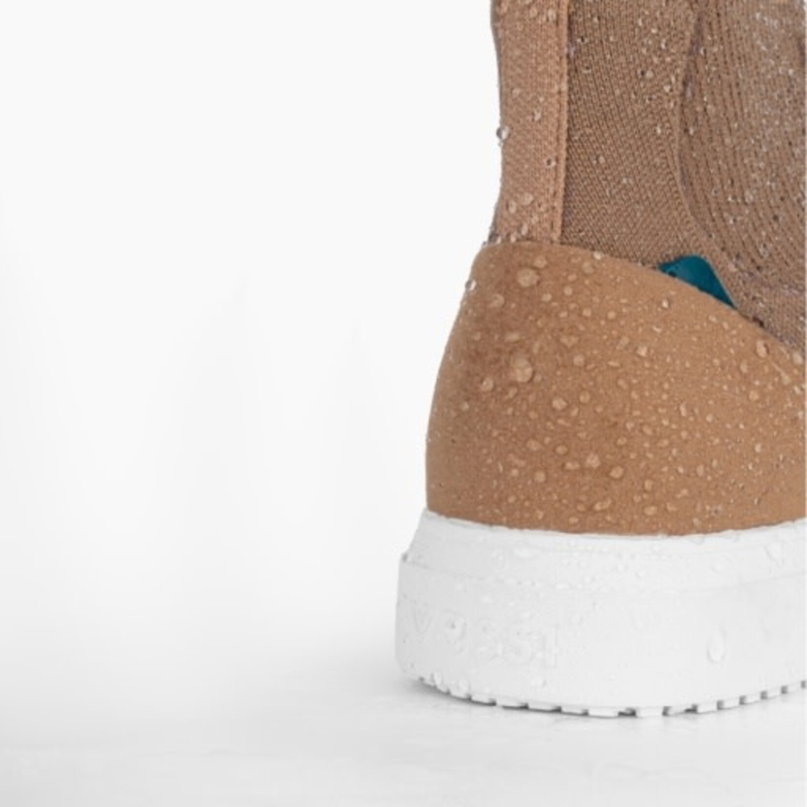 Vessi Footwear Ltd. Women's Uptown Chelsea (Teak)