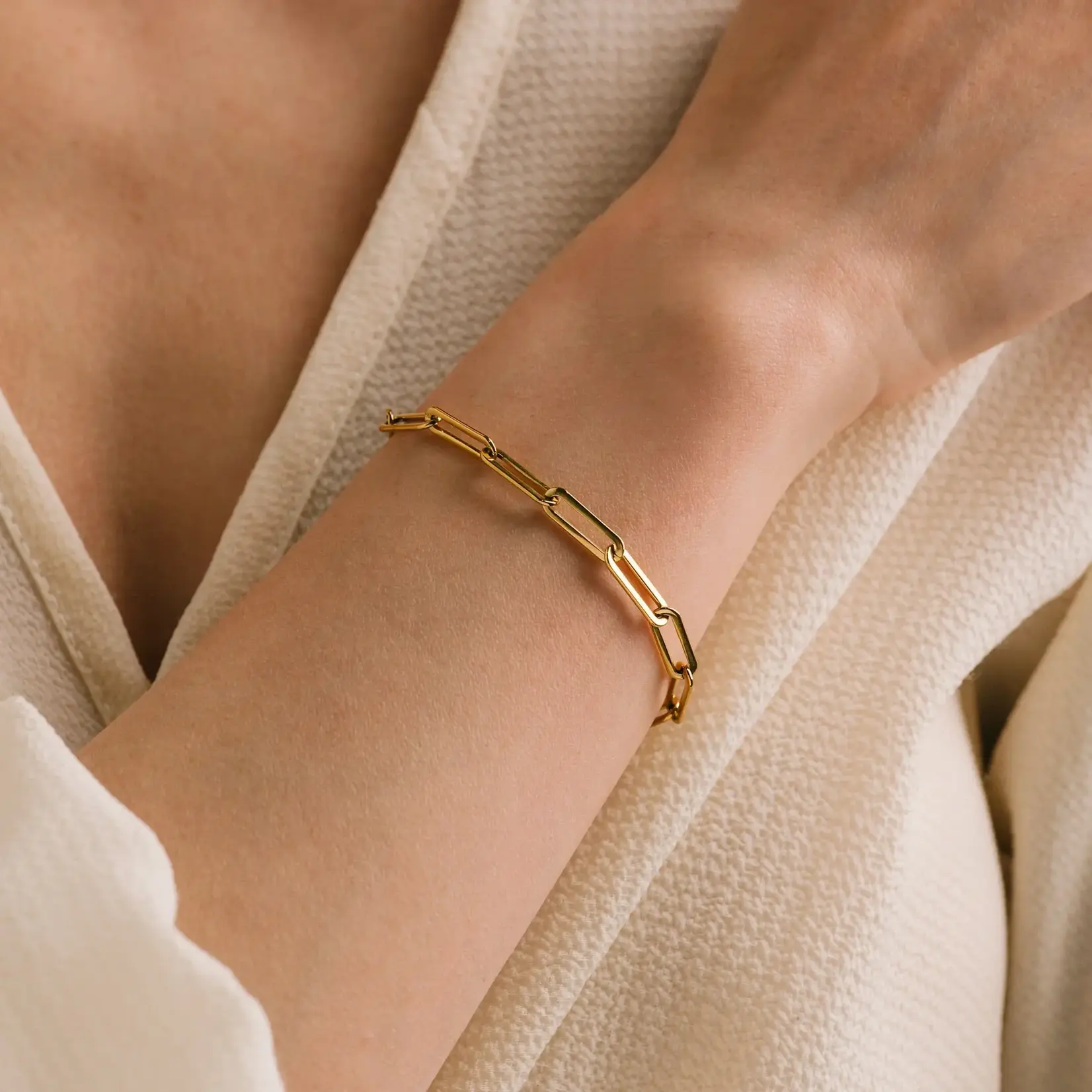 Lover's Tempo Bold Paperclip Necklace - Gold - 6.5-7.75", 18K, Waterproof/Tarnishproof, Hypoallergenic