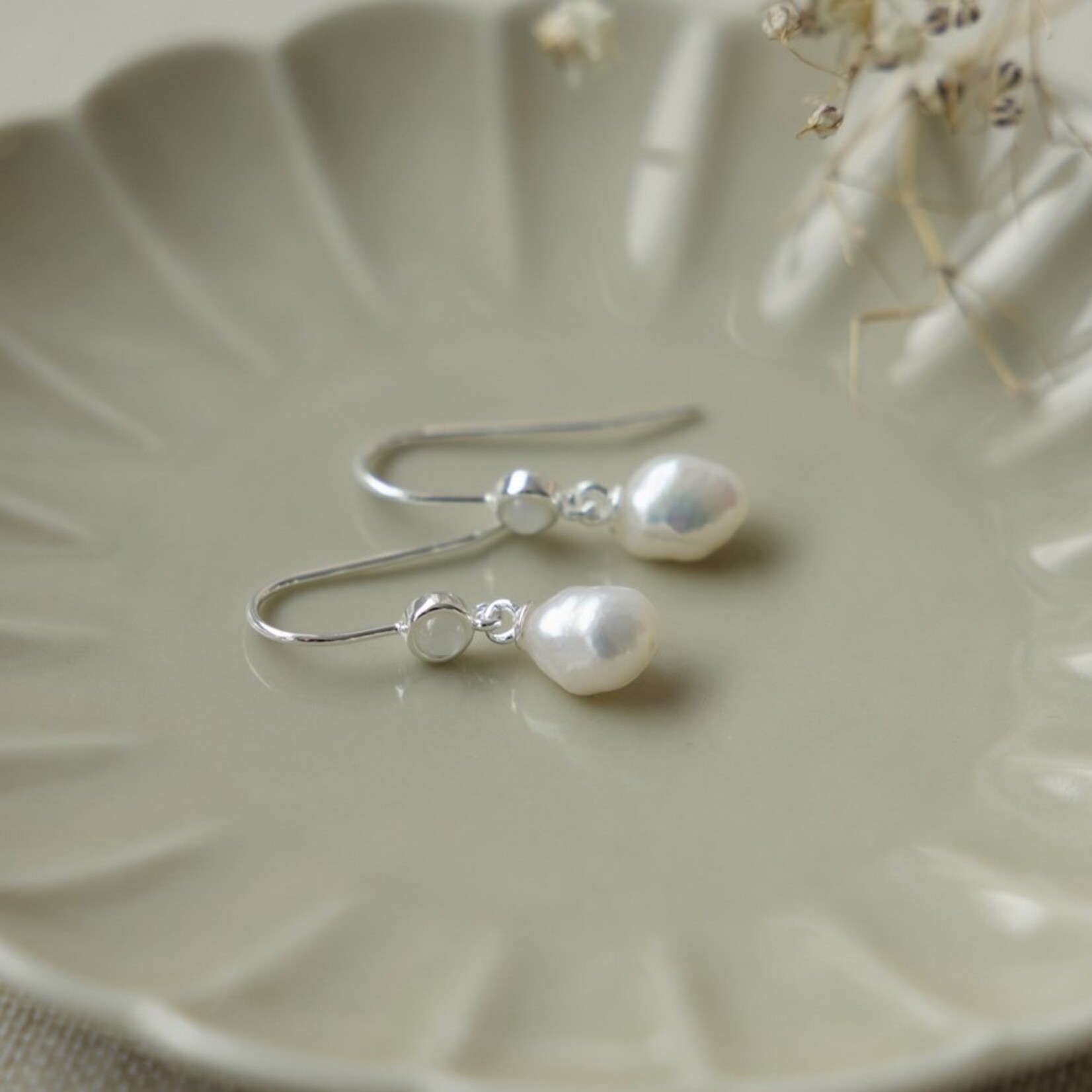 Glee Juliet Pearl & Moonstone Earrings