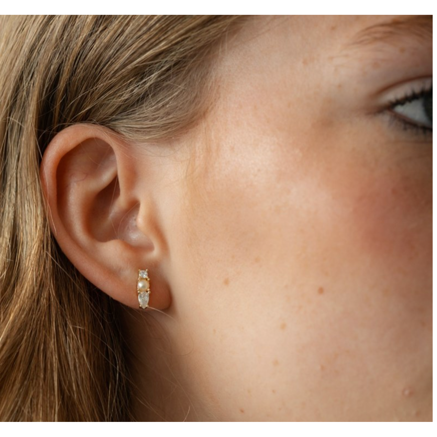 Glee Harmony Pearl and CZ Earring
