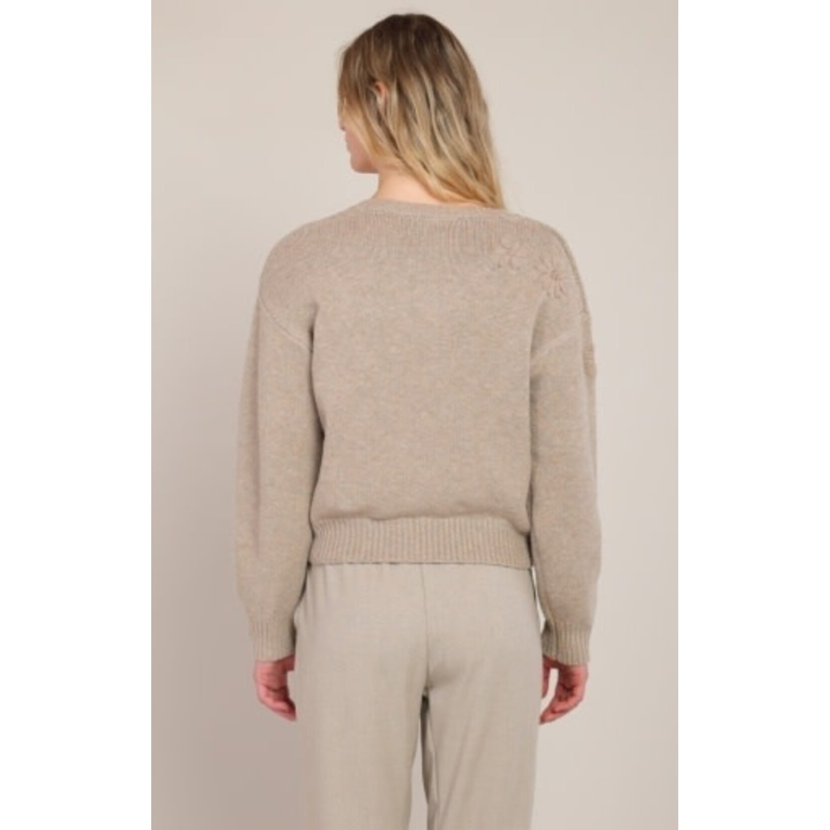 Room 34 2827041 DG - Flower Embroidered Sweater