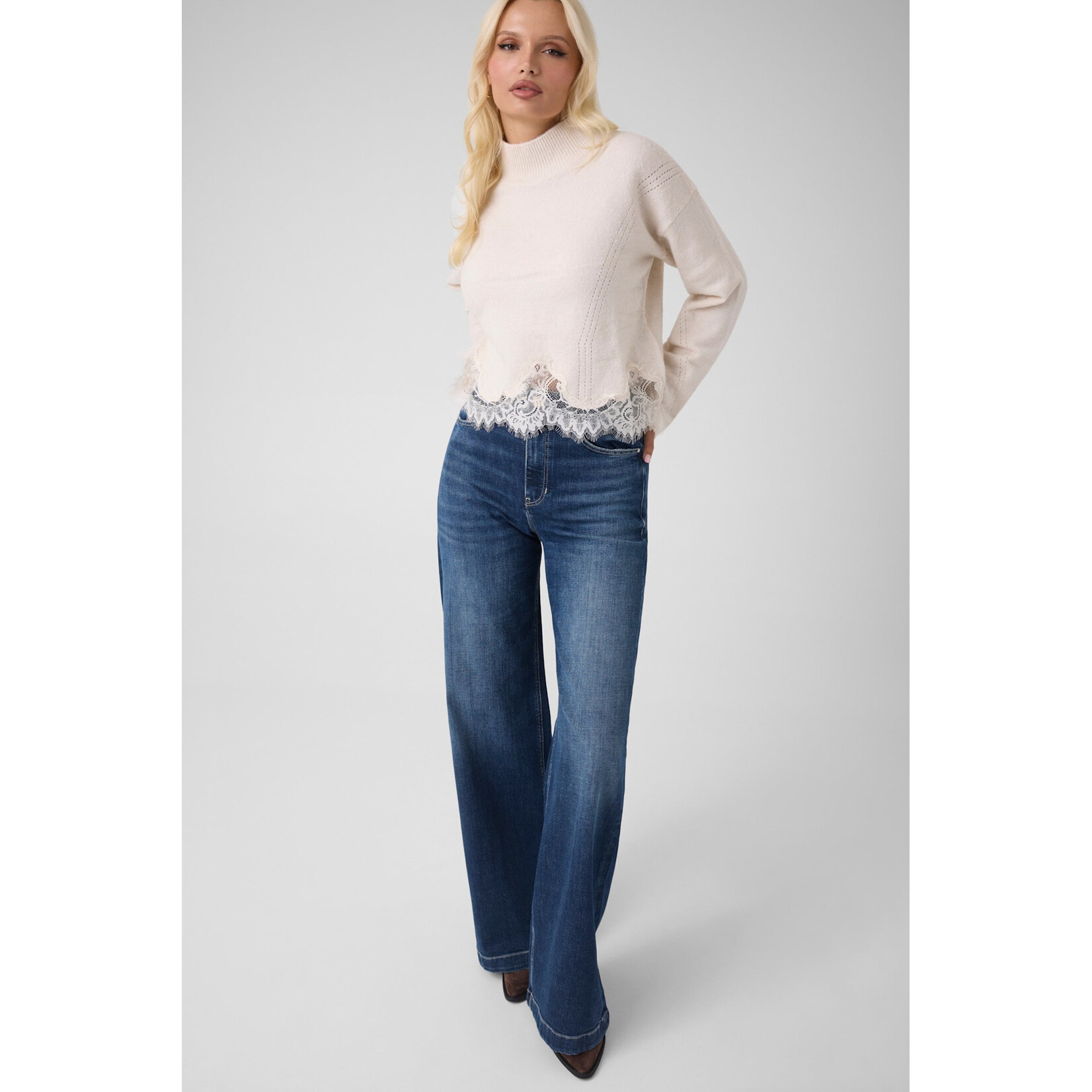 Guess W6BR38Z1433 - Long Sleeve Wool Blend Lace Sweater