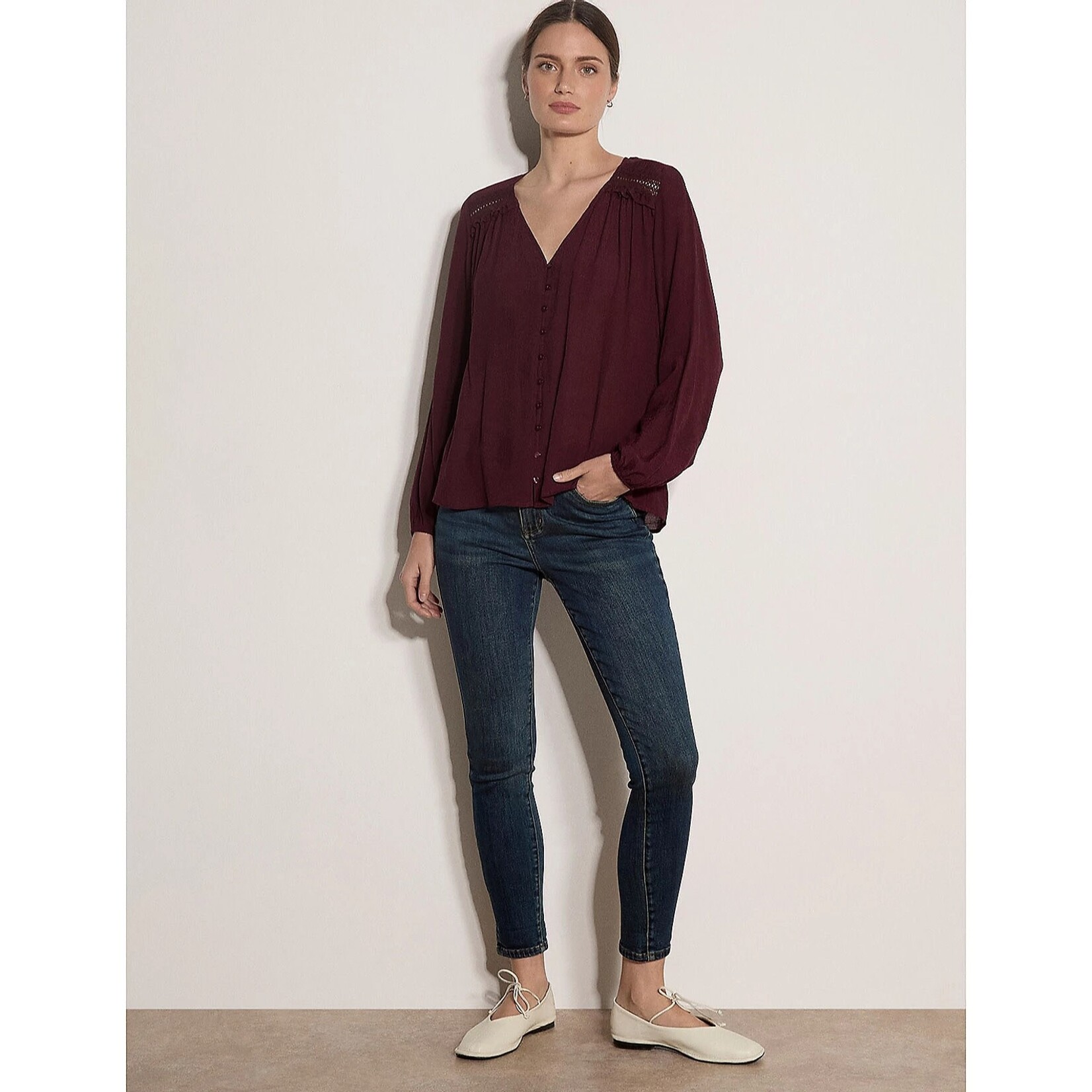 Apricot Clothing X227365 - Painterly Sarasa Ruffle Blouse