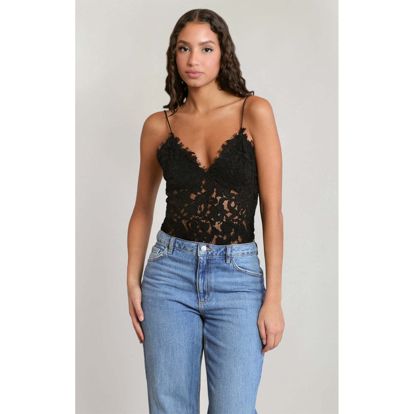 Dex Clothing 2823501 - Lace Embroidered Cami Top
