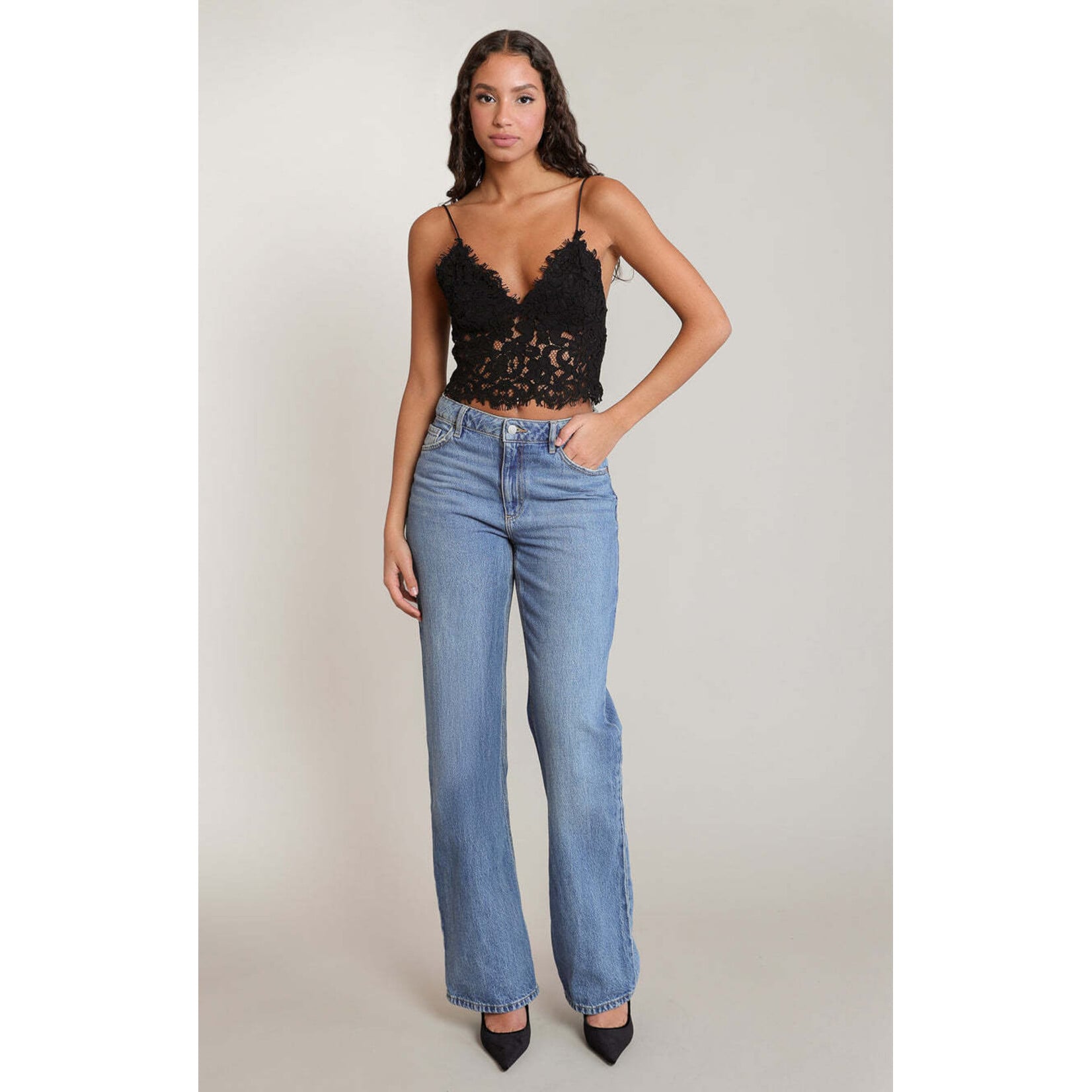 Dex Clothing 2823501 - Lace Embroidered Cami Top
