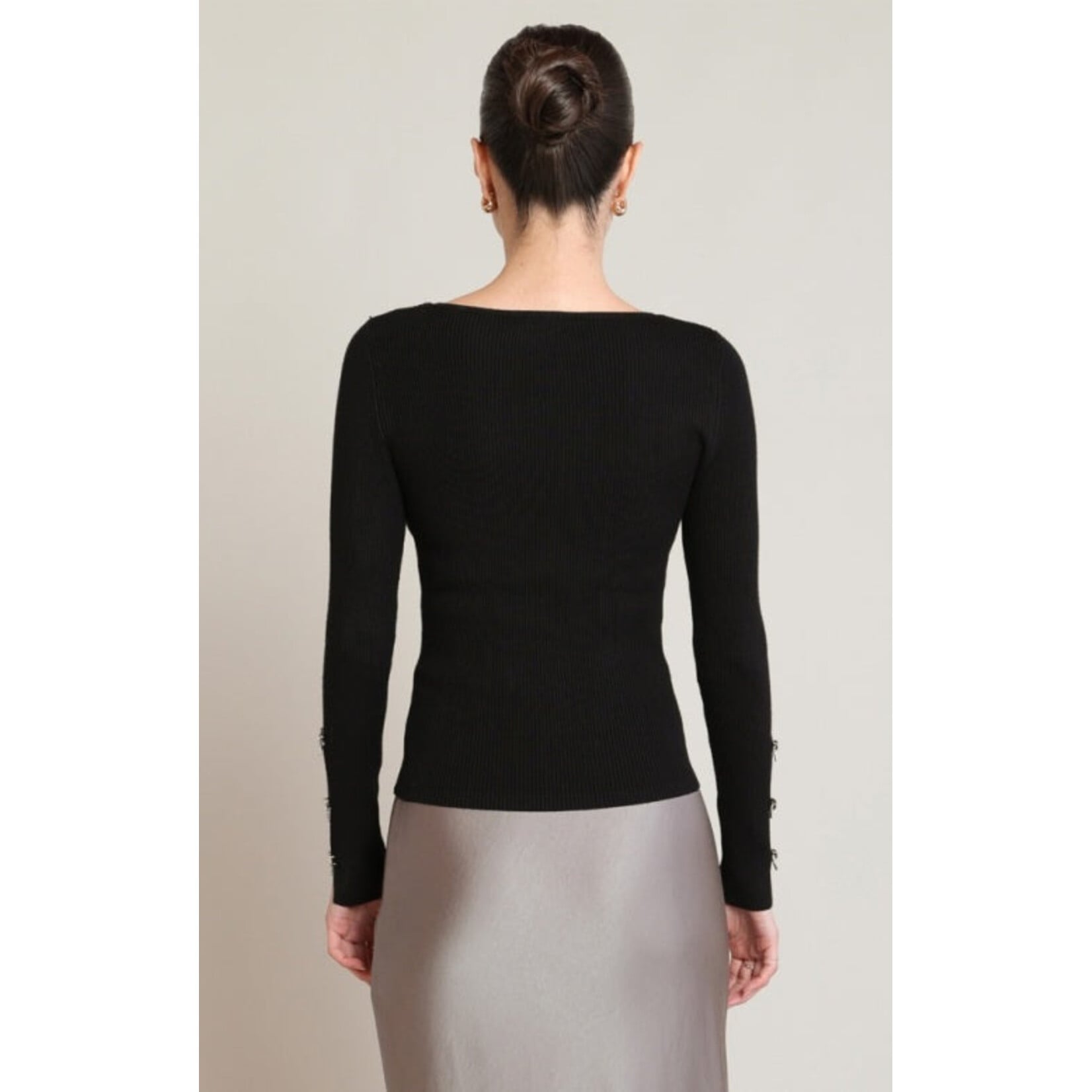 Black Tape 2827032 - Bow Rhinestone Sweater Top