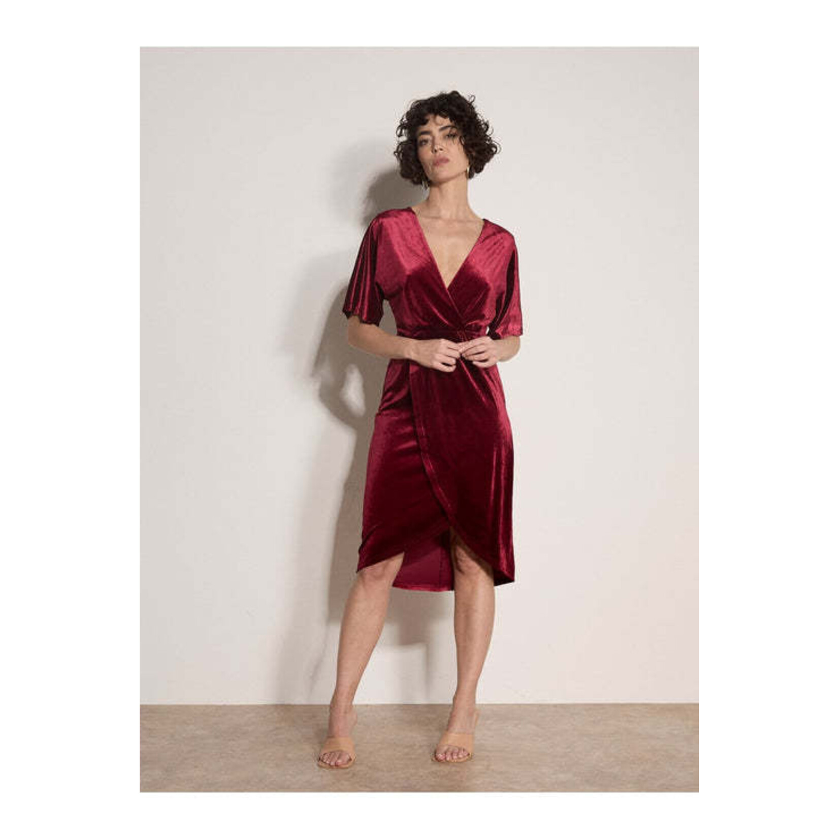 Apricot Clothing X247707 - Batwing Sleeve Velvet Wrap Dress