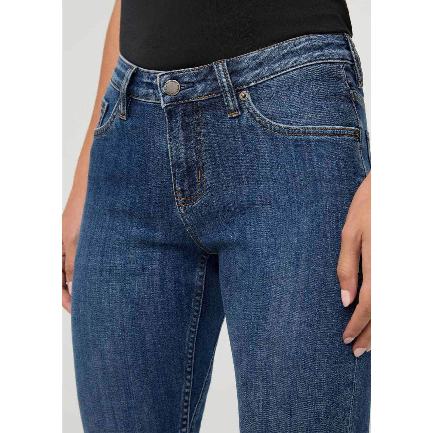 DUER Performance Denim Girlfriend Quill Jeans
