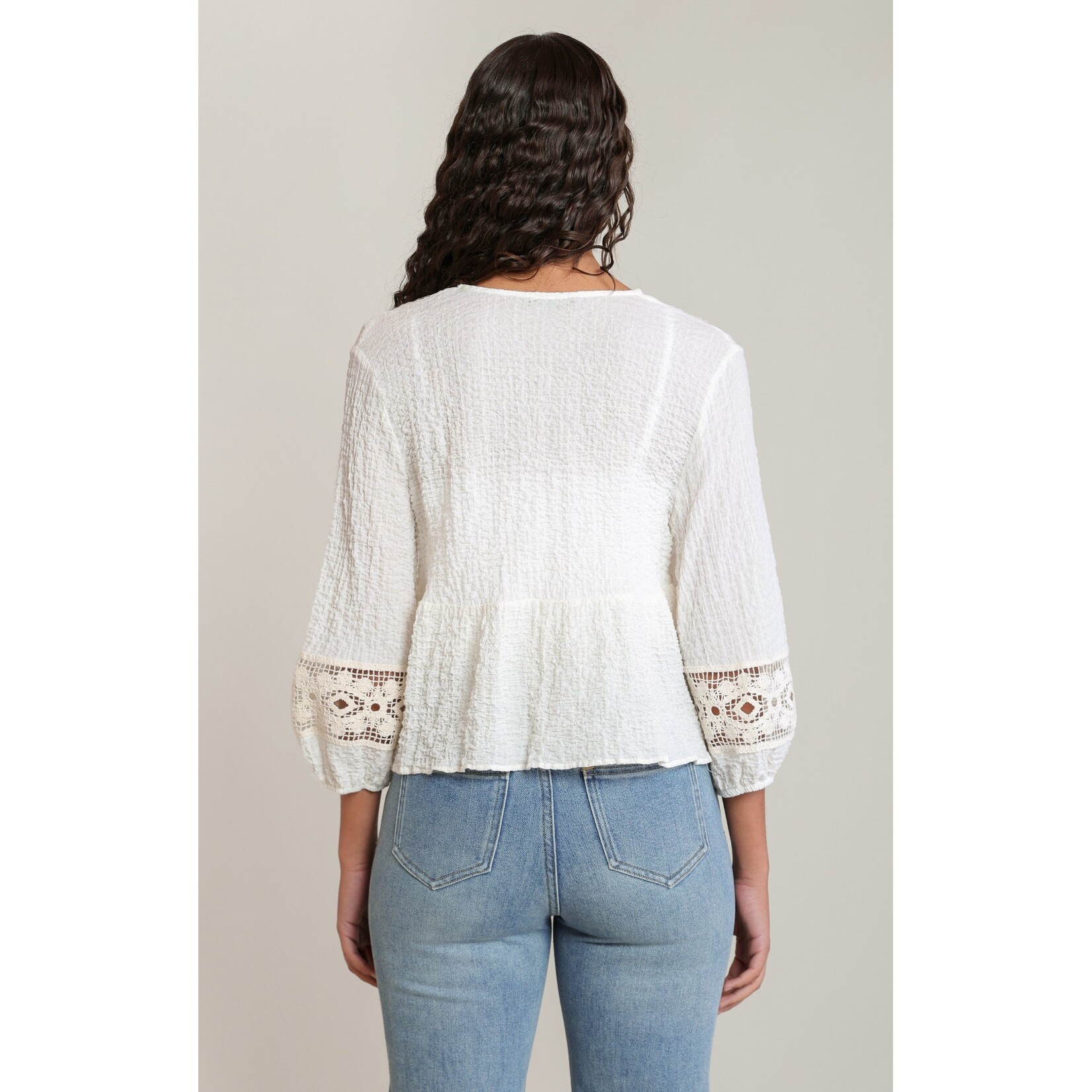 Dex Clothing 2823703 - Crochet Trim Blouse