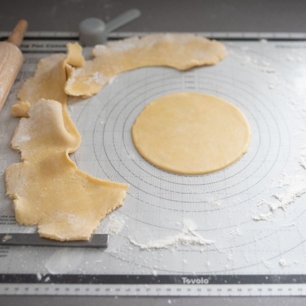 Tovolo TrueBake Silicone Mat 25x18 w/ References