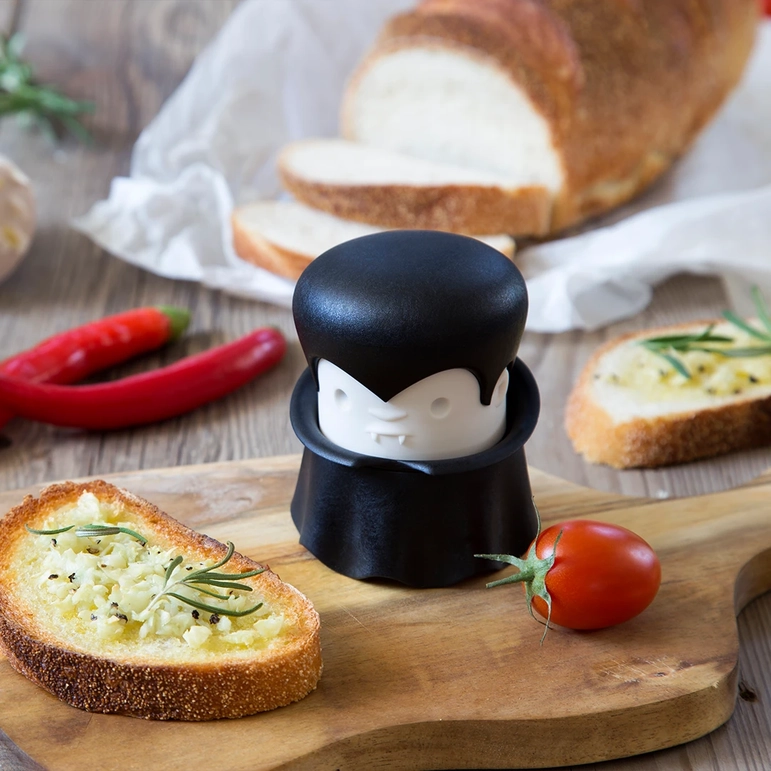OTOTO Gracula Garlic Crusher