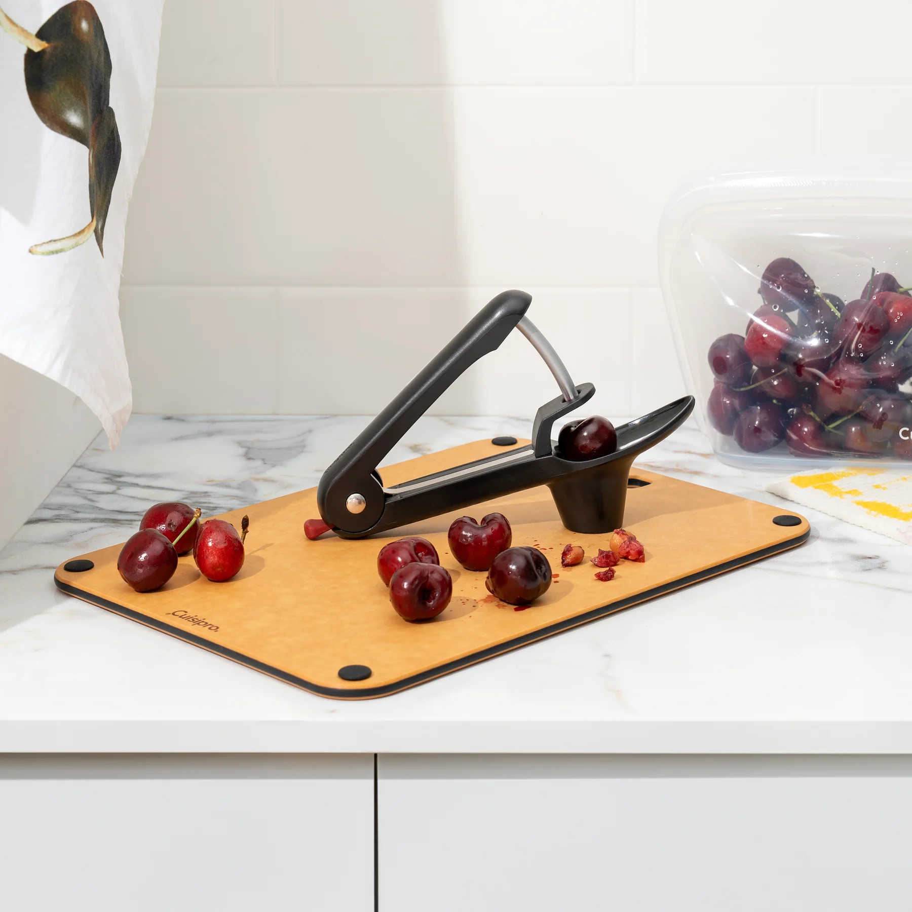 Cherry & Olive Pitter