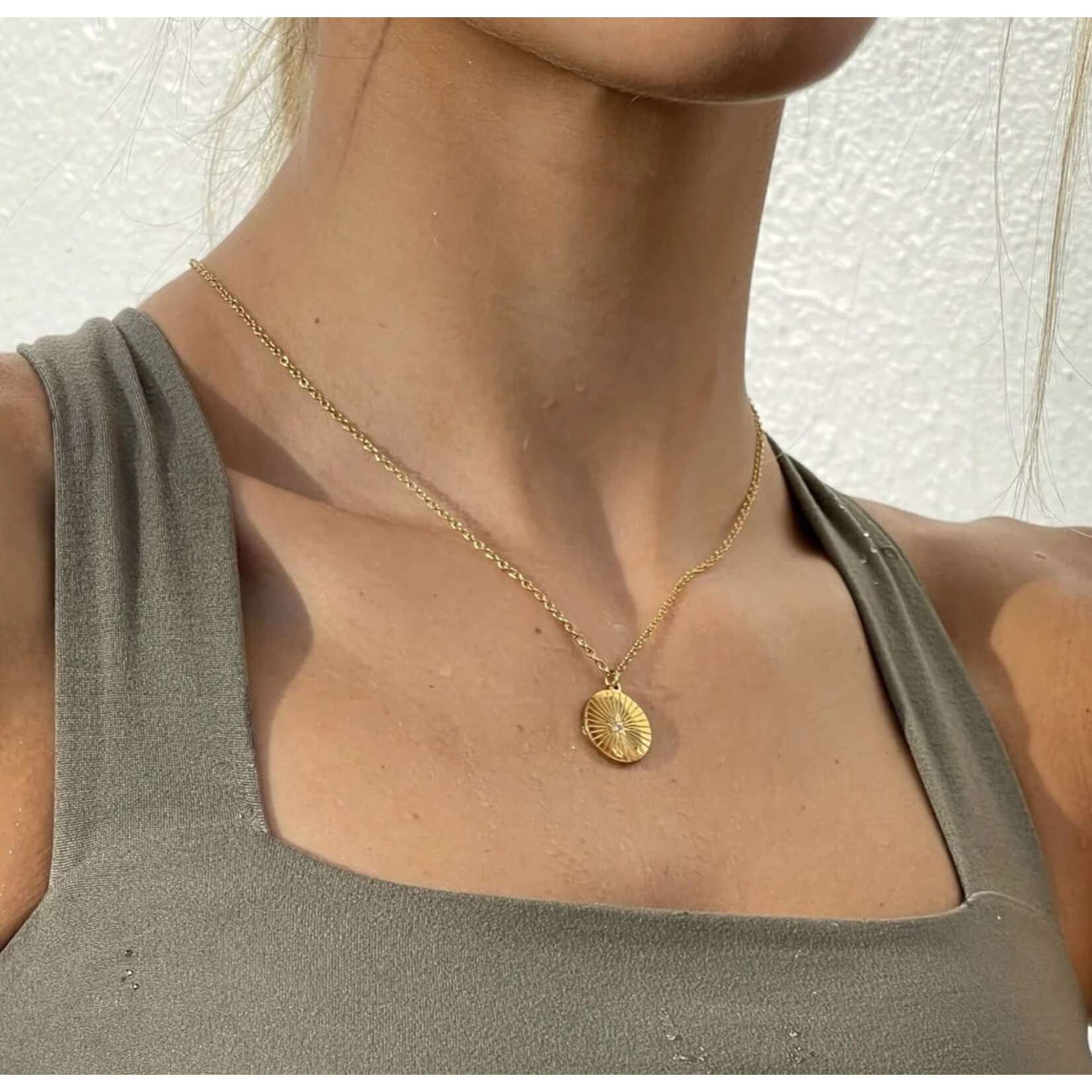 Ellie Vail Rue Sunburst disc necklace gold