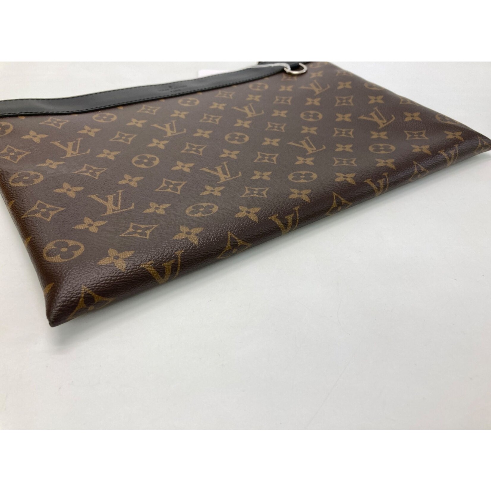 Louis Vuitton LV Monogram Pochette coin case - Ella Blu