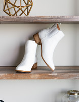 beast The Norway Chelsea Bootie - White