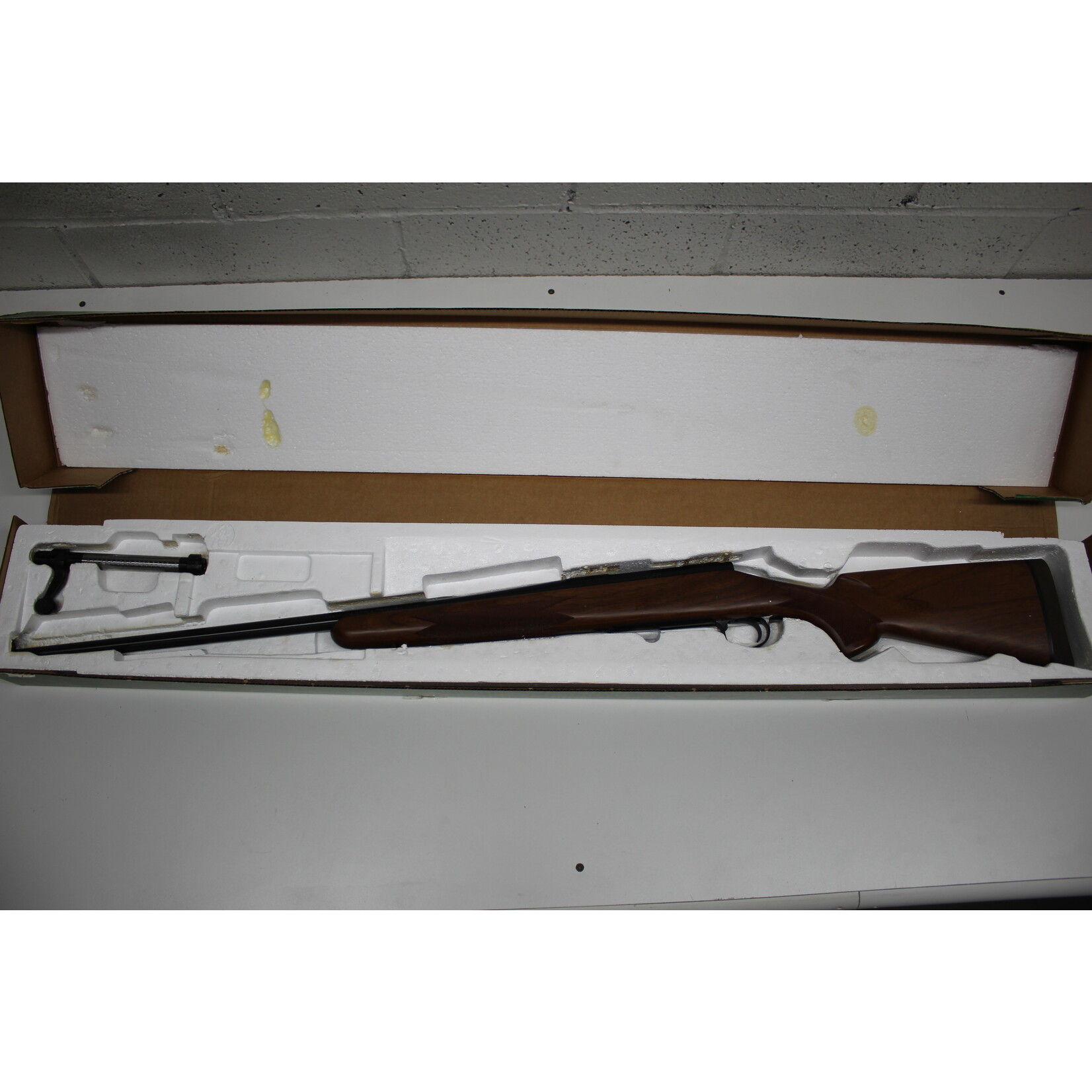 Remington 700 Classic, 300 Win. Mag., Serial # D6857462, NIB