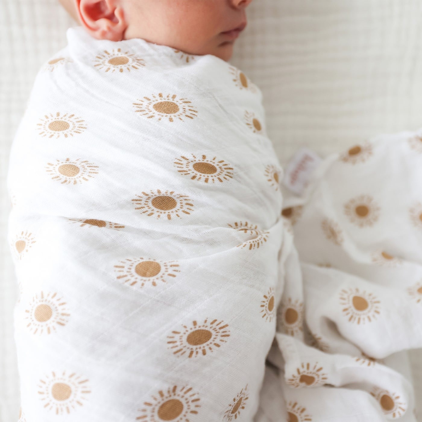 Lulujo Swaddle Blanket Muslin Cotton LG Lulujo Swaddle Blanket Muslin Cotton LG