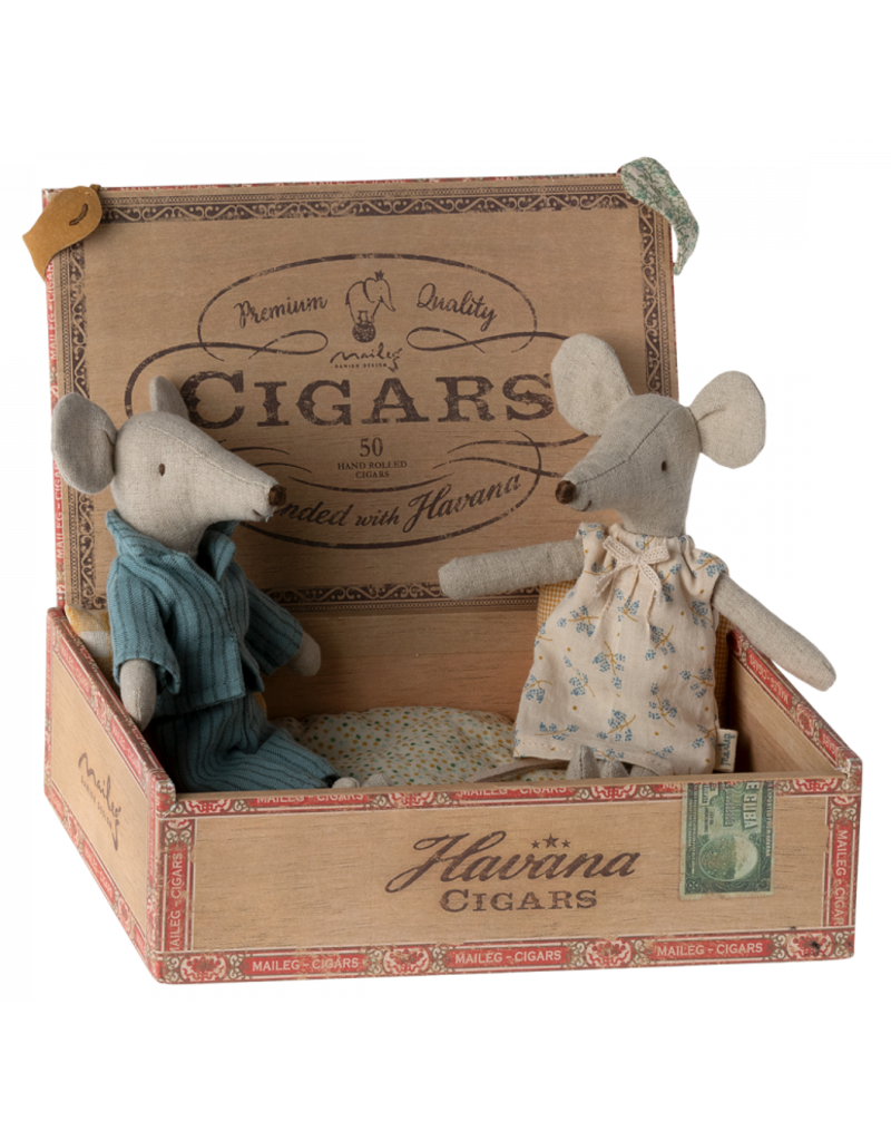 Maileg Mom & Dad Mice in Cigarbox