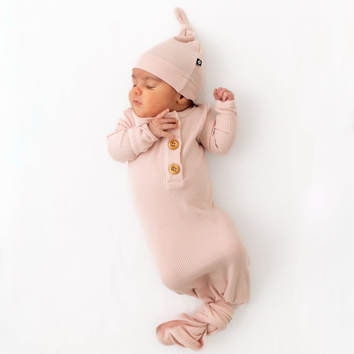 Kyte Baby Knotted Gown with Hat Set - Blush Kyte Baby Knotted Gown with Hat Set - Blush