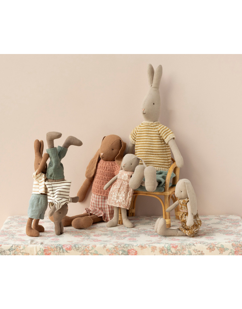 Maileg Bunny size 3, Chocolate Brown, Knitted Shirt & Skirt