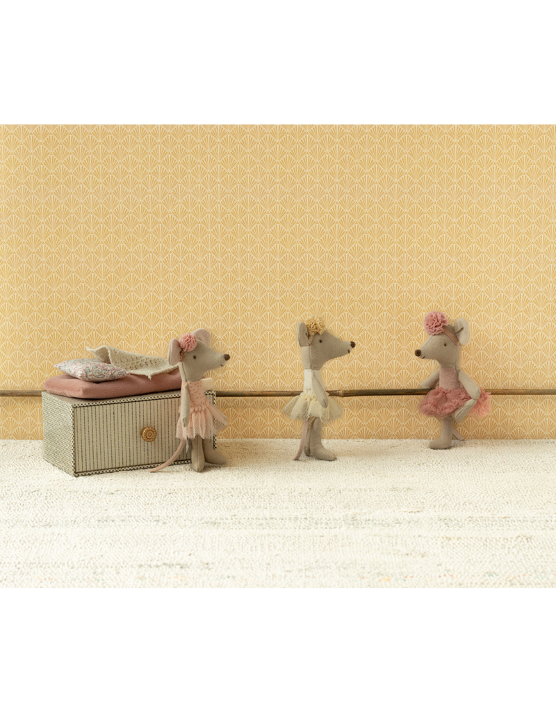 Maileg Dance mouse in Daybed, Little Sister