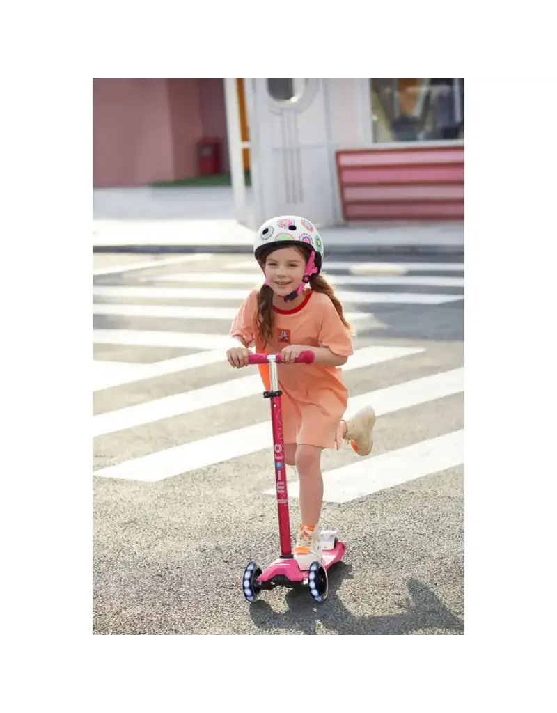 Micro Kickboard Micro Maxi LED Scooter, Red
