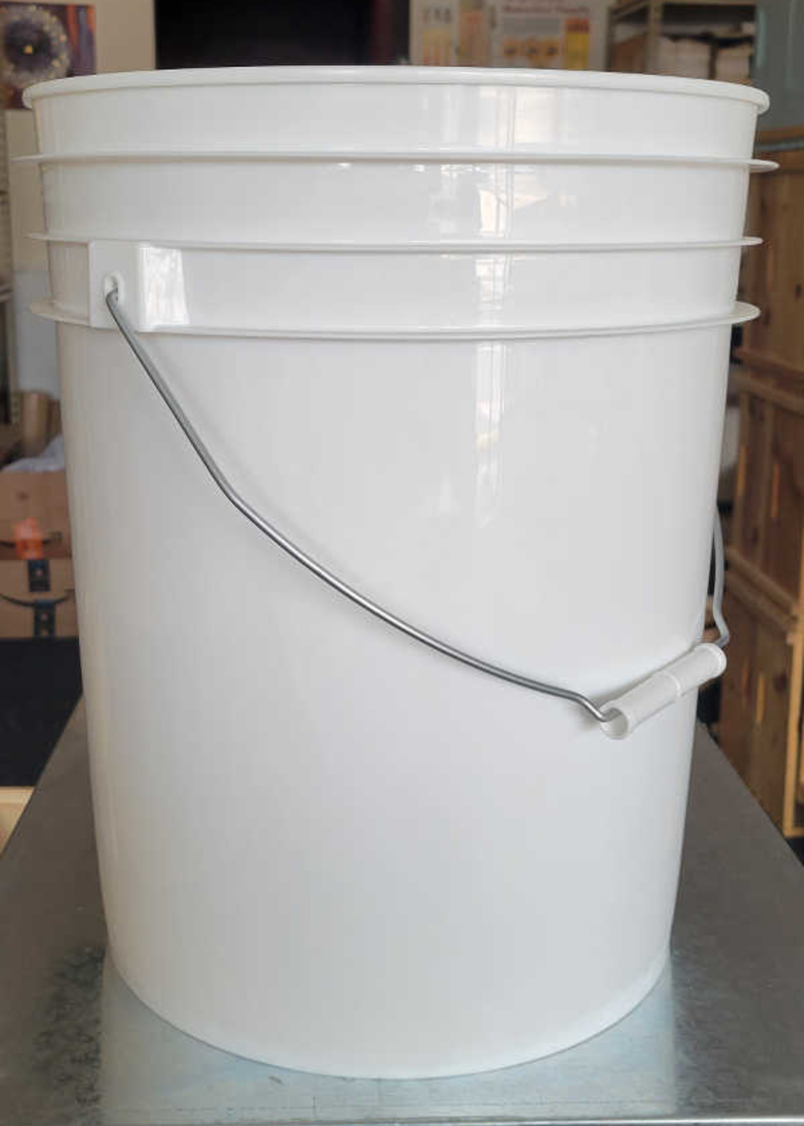 Honey Harvesting 5 Gallon Bucket - Food Grade Plastic