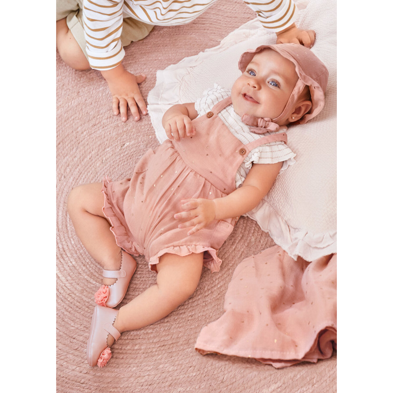 MAYORAL NEWBORN SHORT DUNGAREE W/ HAT SET