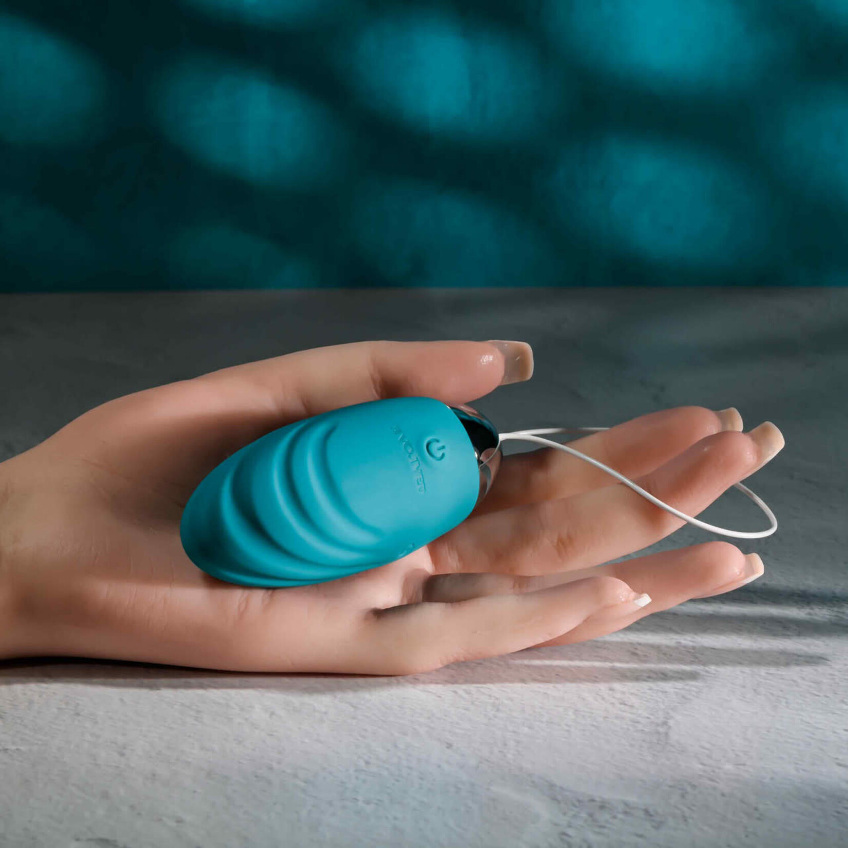 Oval Office Rechargeable Silicone Egg with Remote - Blue
