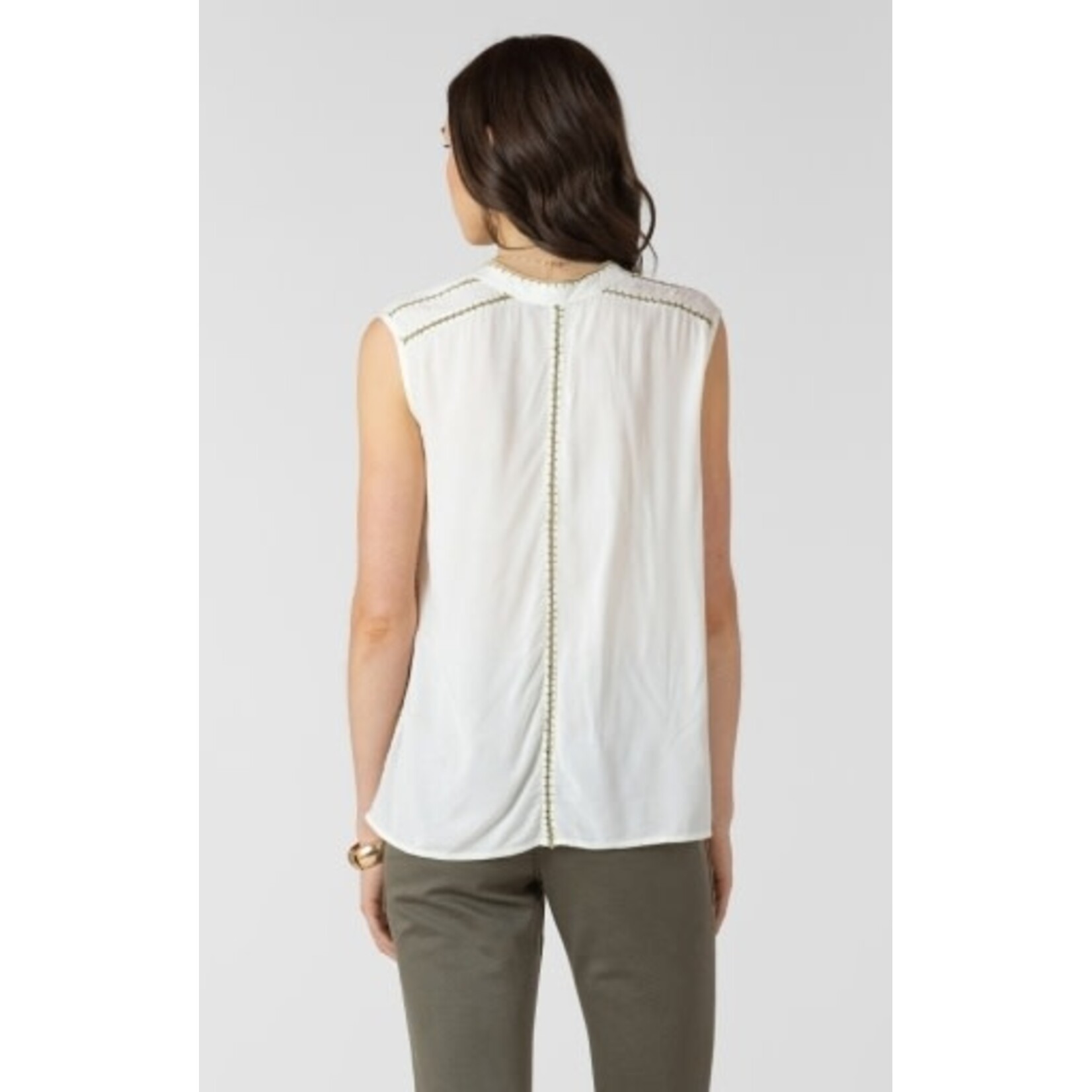 Dex Clothing 2723731 D BEADED CONTRAST TRIM BLOUSE