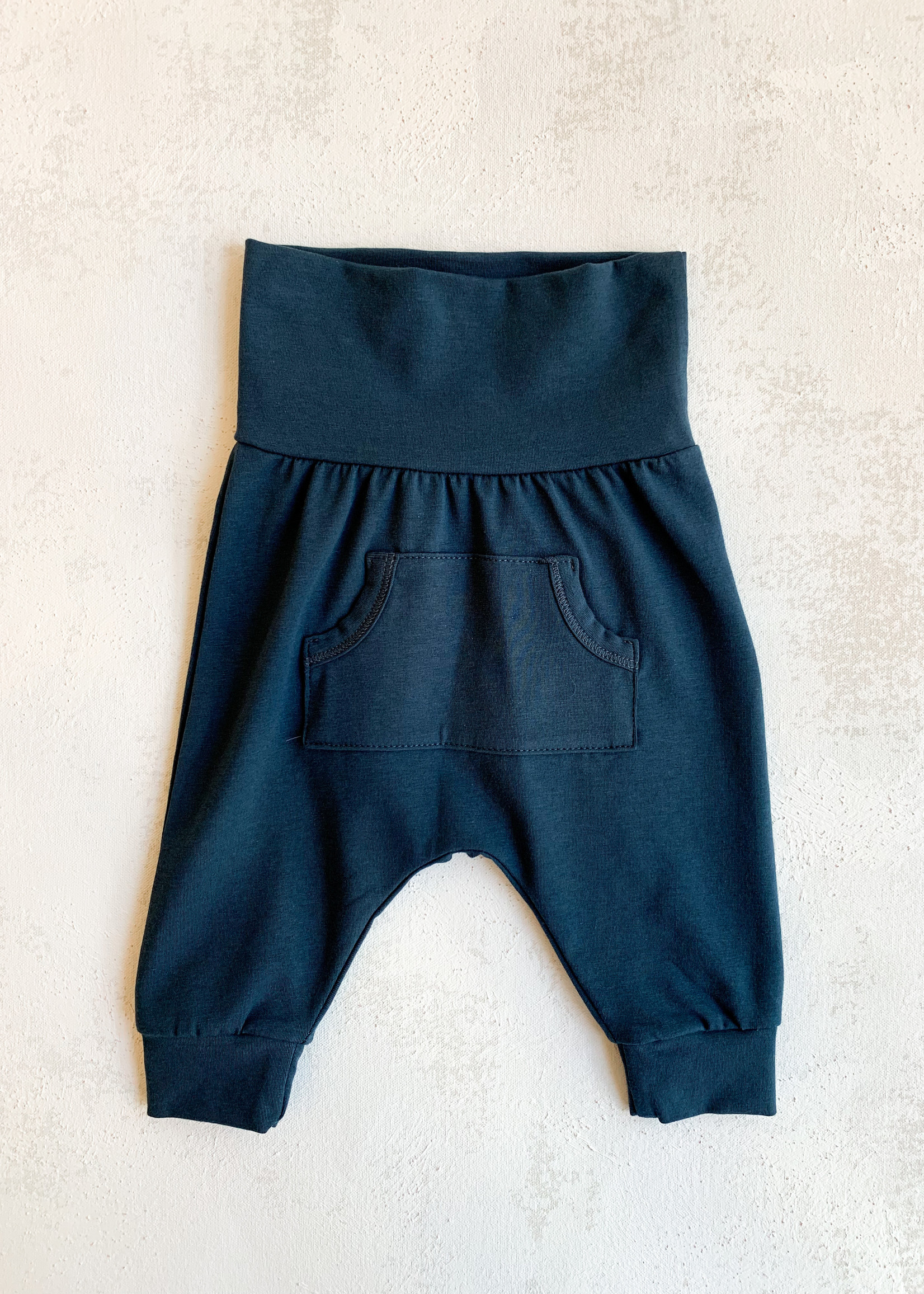 Elitaire Petite Pocket Pants in Midnight