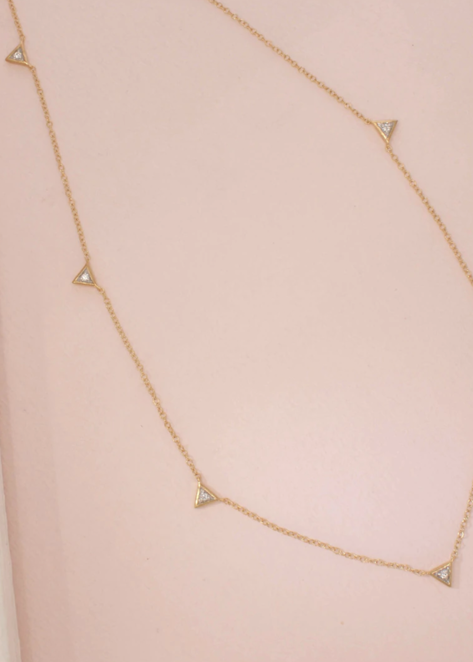 Elitaire Boutique Triangle Oro Necklace