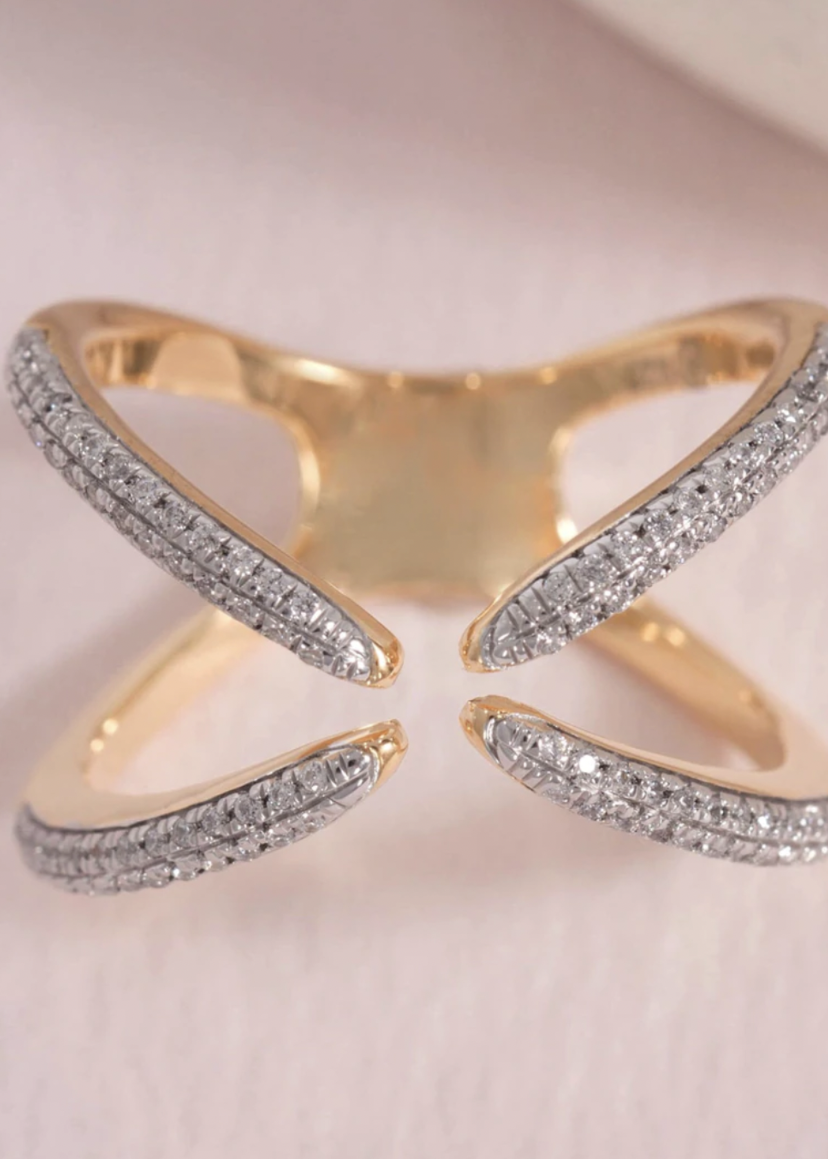 Elitaire Boutique All Axis Ring