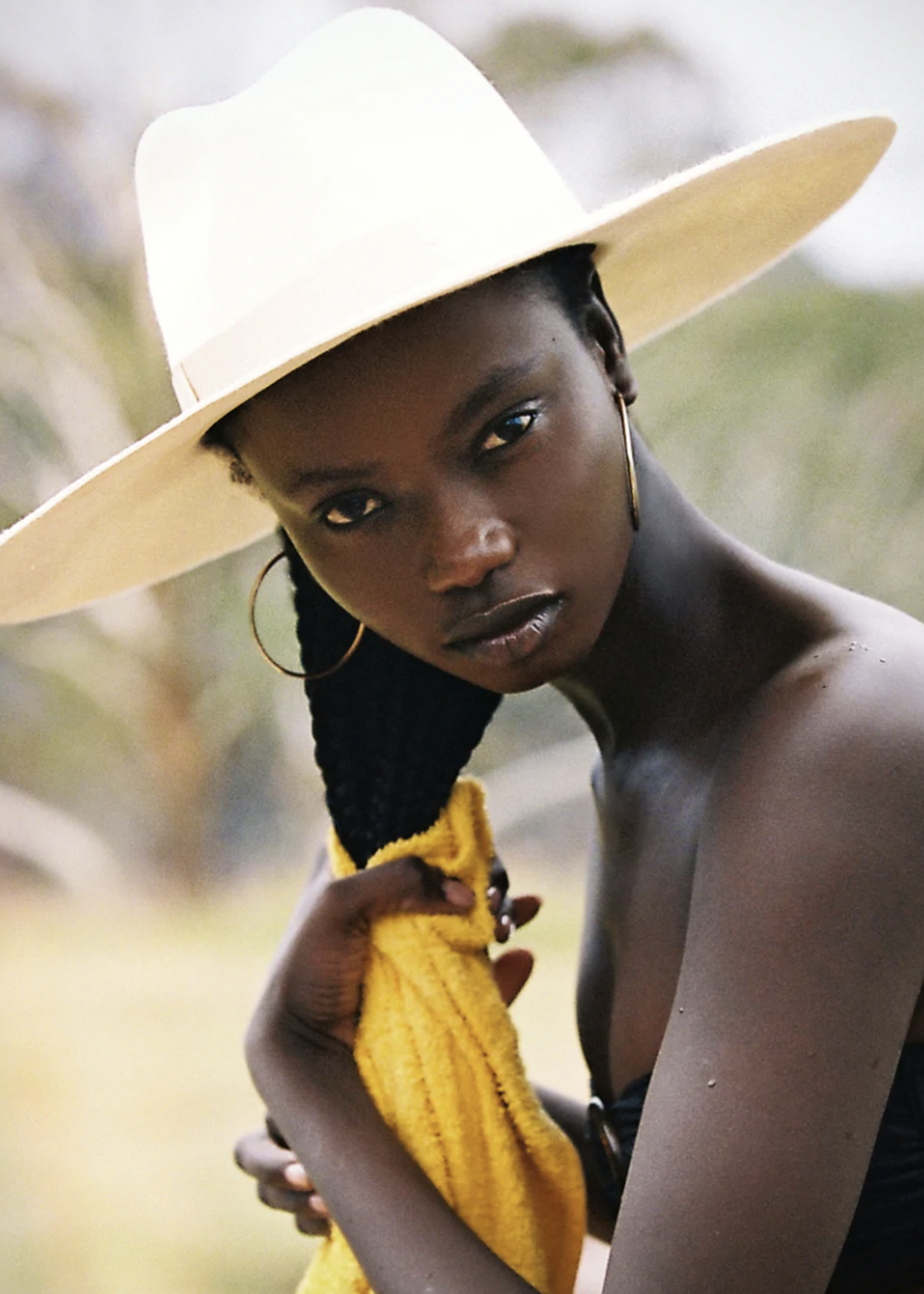 Elitaire Boutique Montana Hat in Ivory Bone