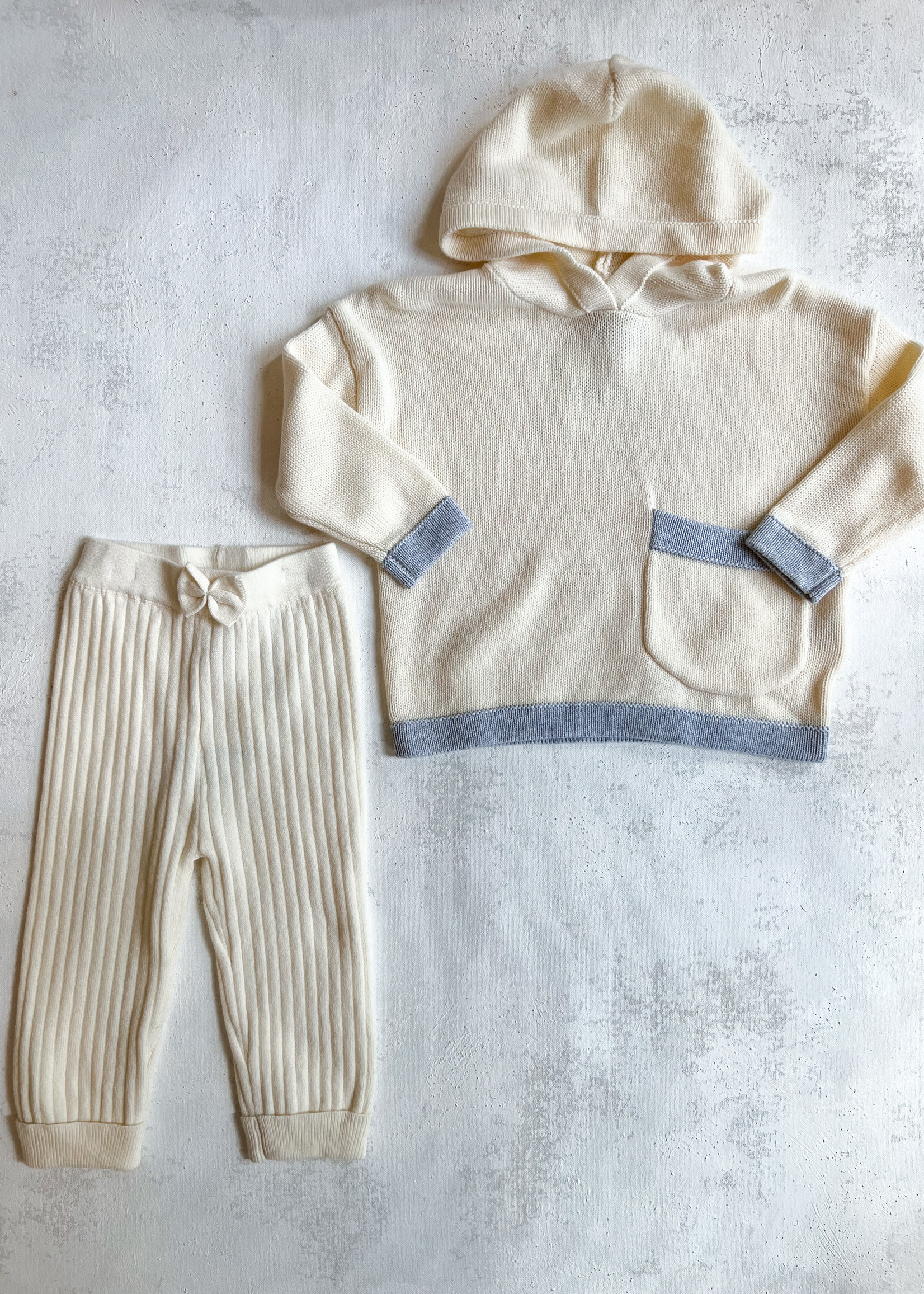 Elitaire Petite Tegan Sweater in Ivory Grey