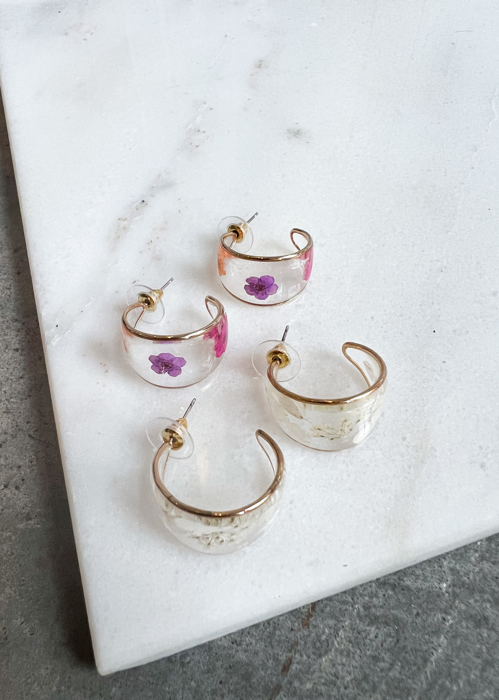 Elitaire Boutique Lucite Pressed Flower Hoop