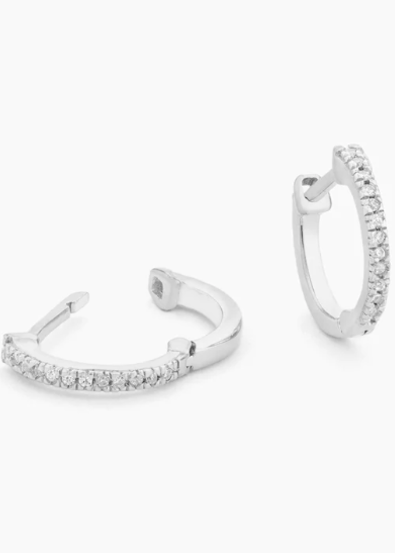 Elitaire Boutique The Evelyn Huggie Hoop