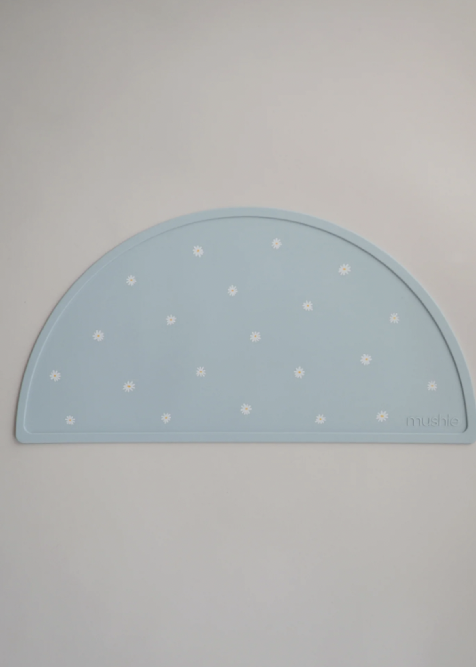 Elitaire Petite White Daisy Silicone Place Mat