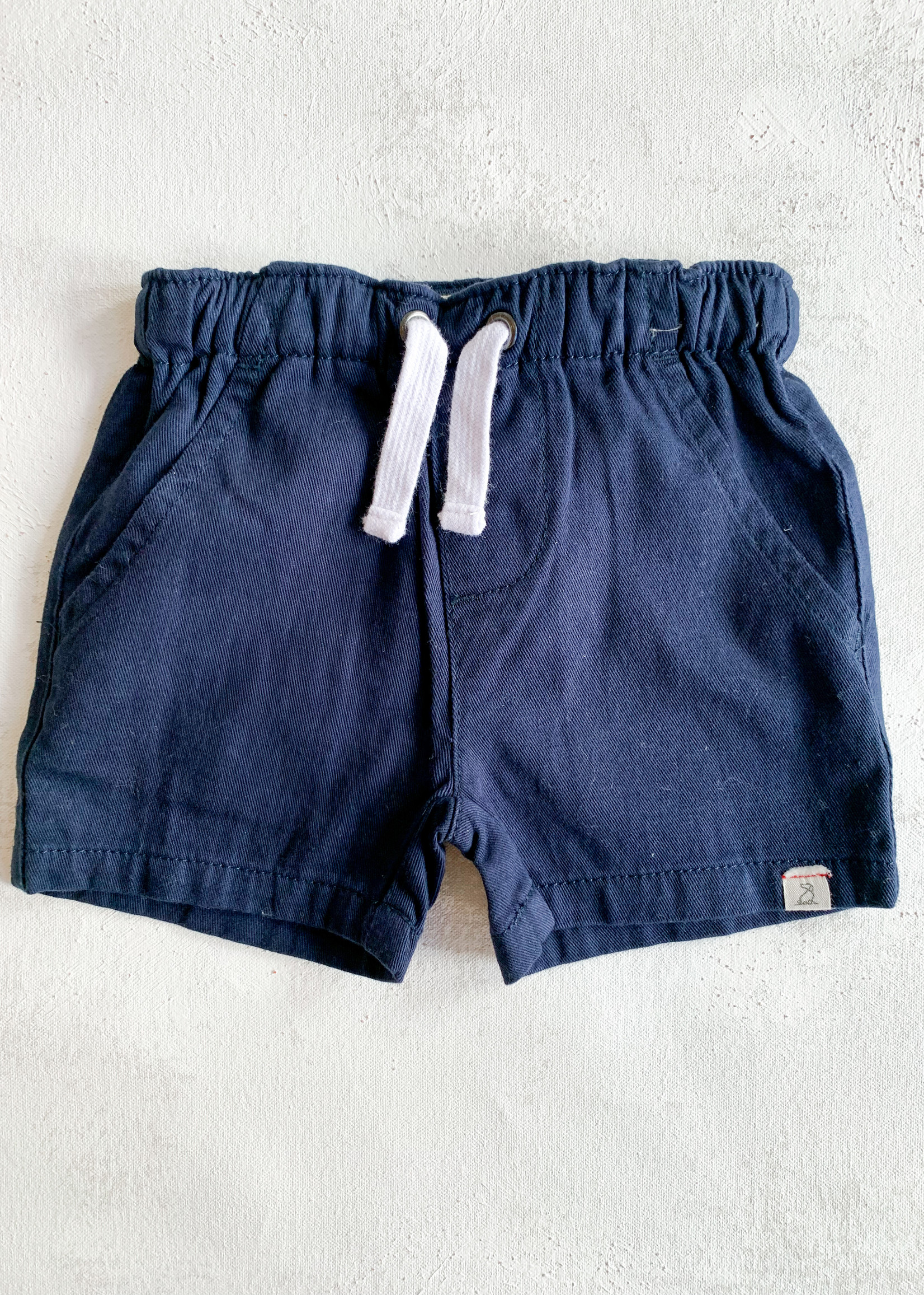 Elitaire Petite Hugo Twill Shorts in Navy